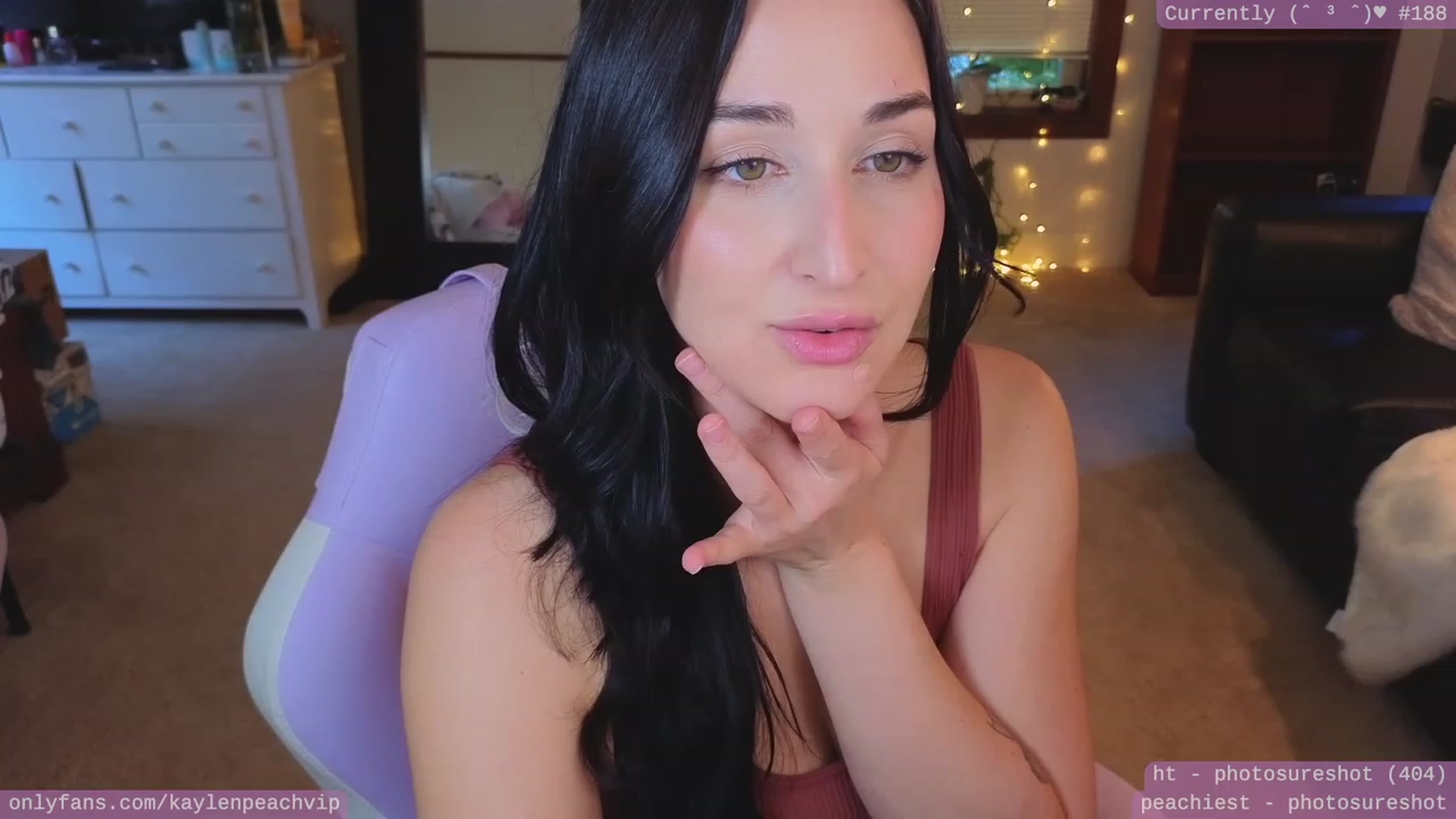 Gallery image thumbnail from KaylenPeach's myfreecams stream on, 06/23/2023, 03:01 image 9 of 20