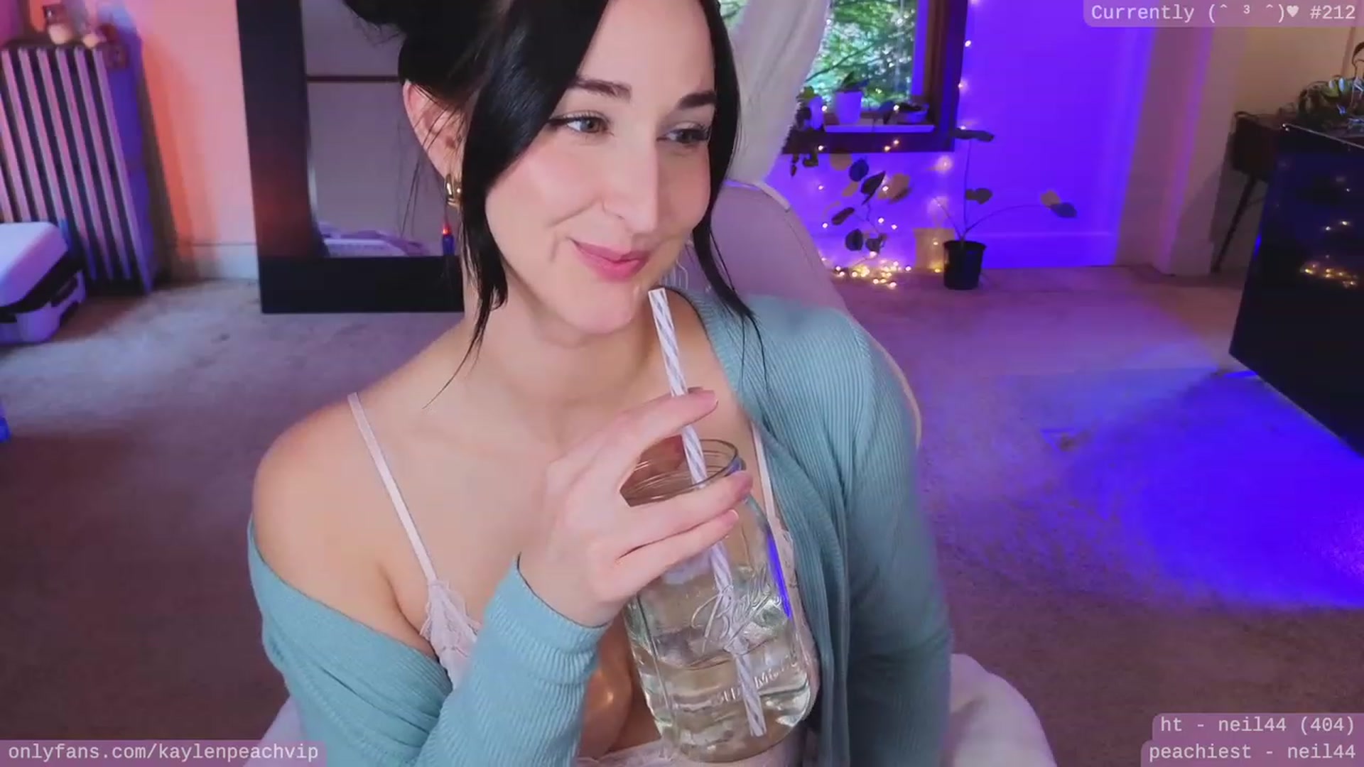 Gallery image thumbnail from KaylenPeach's myfreecams stream on, 06/27/2023, 01:59 image 20 of 20