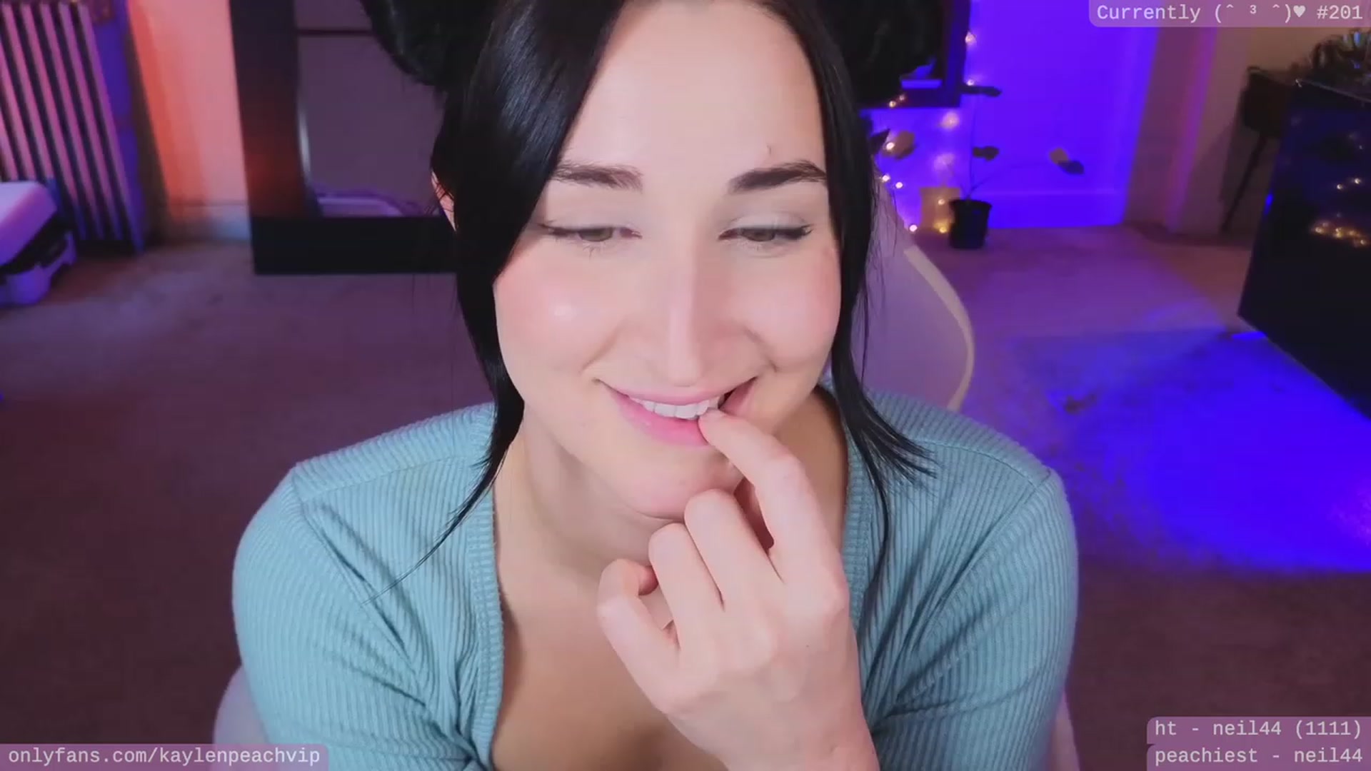Gallery image thumbnail from KaylenPeach's myfreecams stream on, 06/27/2023, 02:58 image 16 of 20