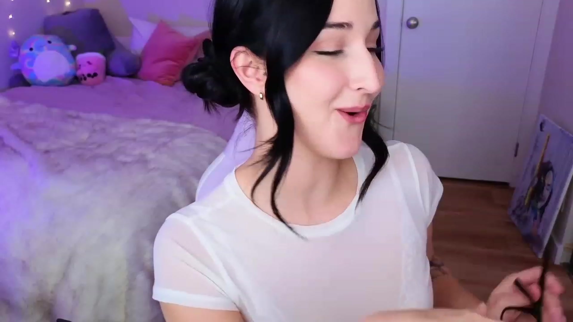Gallery image thumbnail from KaylenPeach's myfreecams stream on, 07/25/2023, 02:33 image 5 of 20