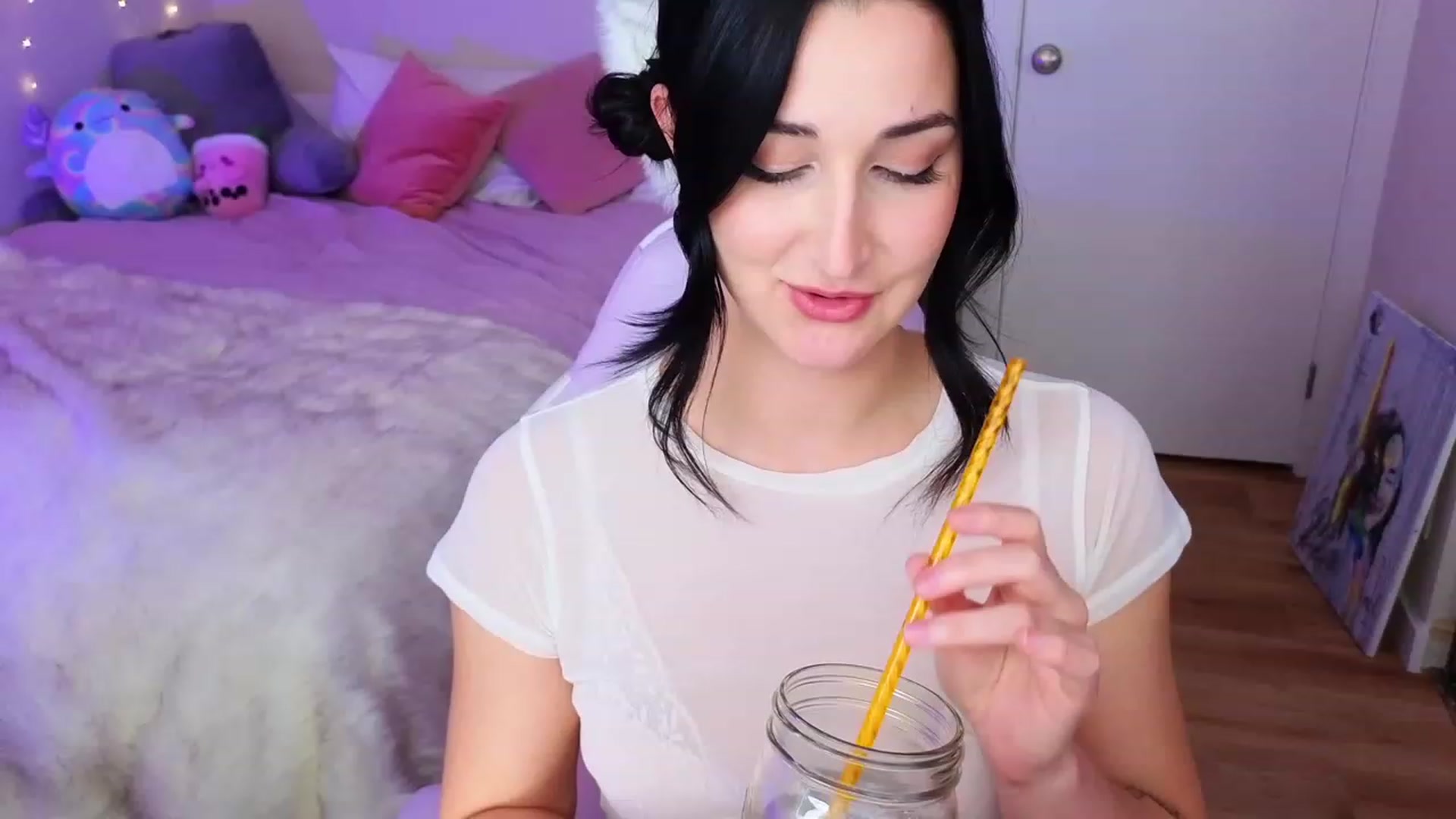 Gallery image thumbnail from KaylenPeach's myfreecams stream on, 07/25/2023, 02:33 image 1 of 20