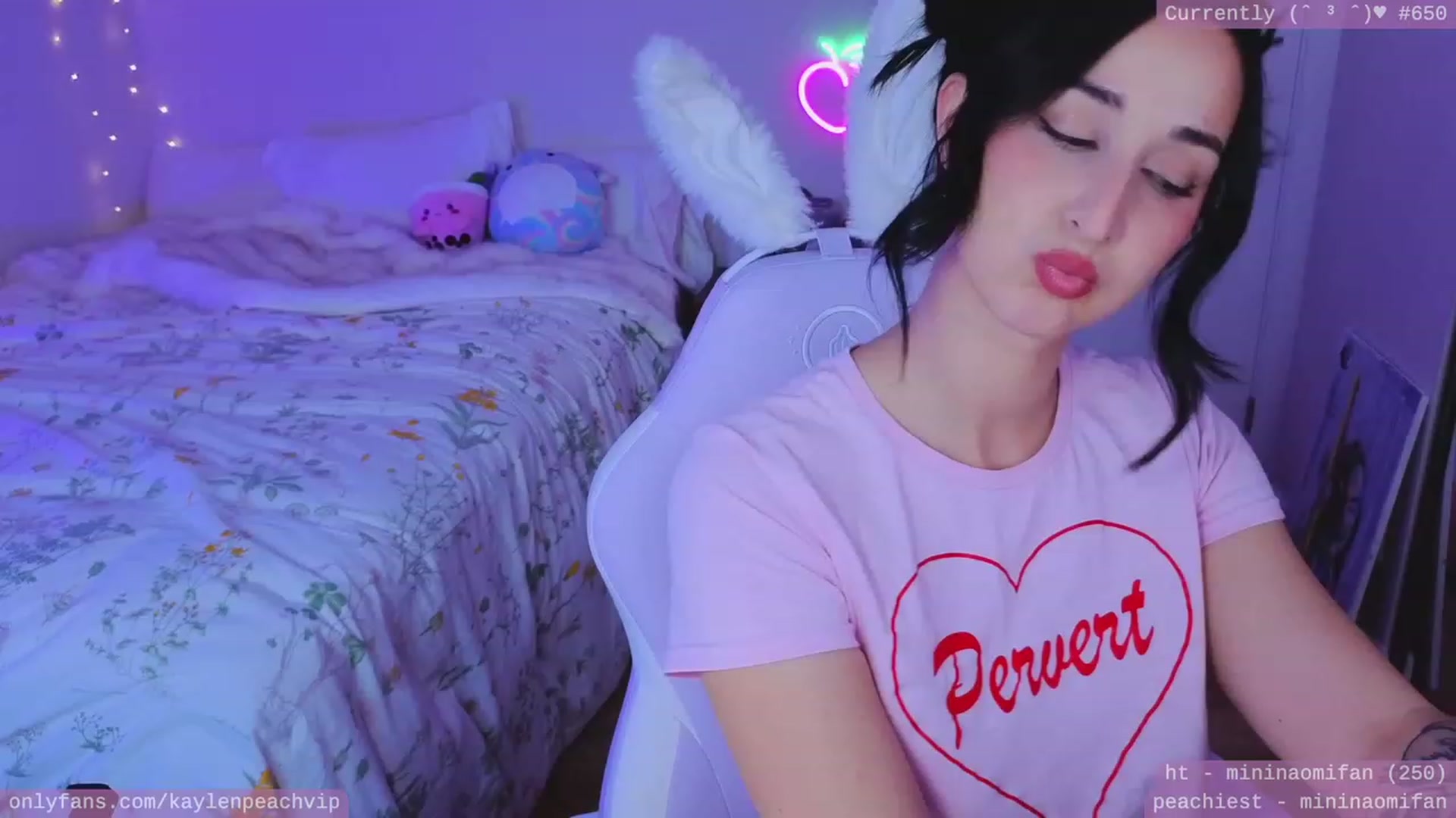 Gallery image thumbnail from KaylenPeach's myfreecams stream on, 08/08/2023, 02:29 image 12 of 20