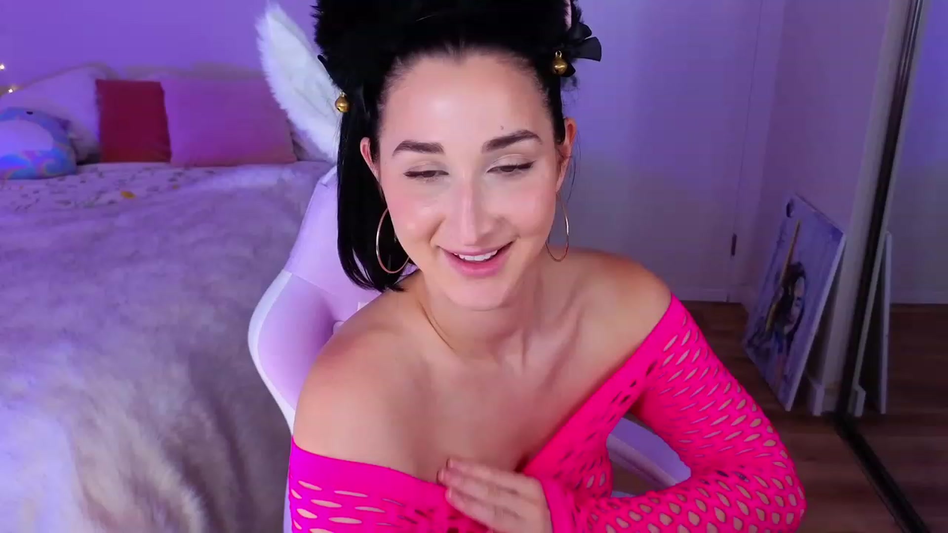 Gallery image thumbnail from KaylenPeach's myfreecams stream on, 08/16/2023, 04:35 image 4 of 20
