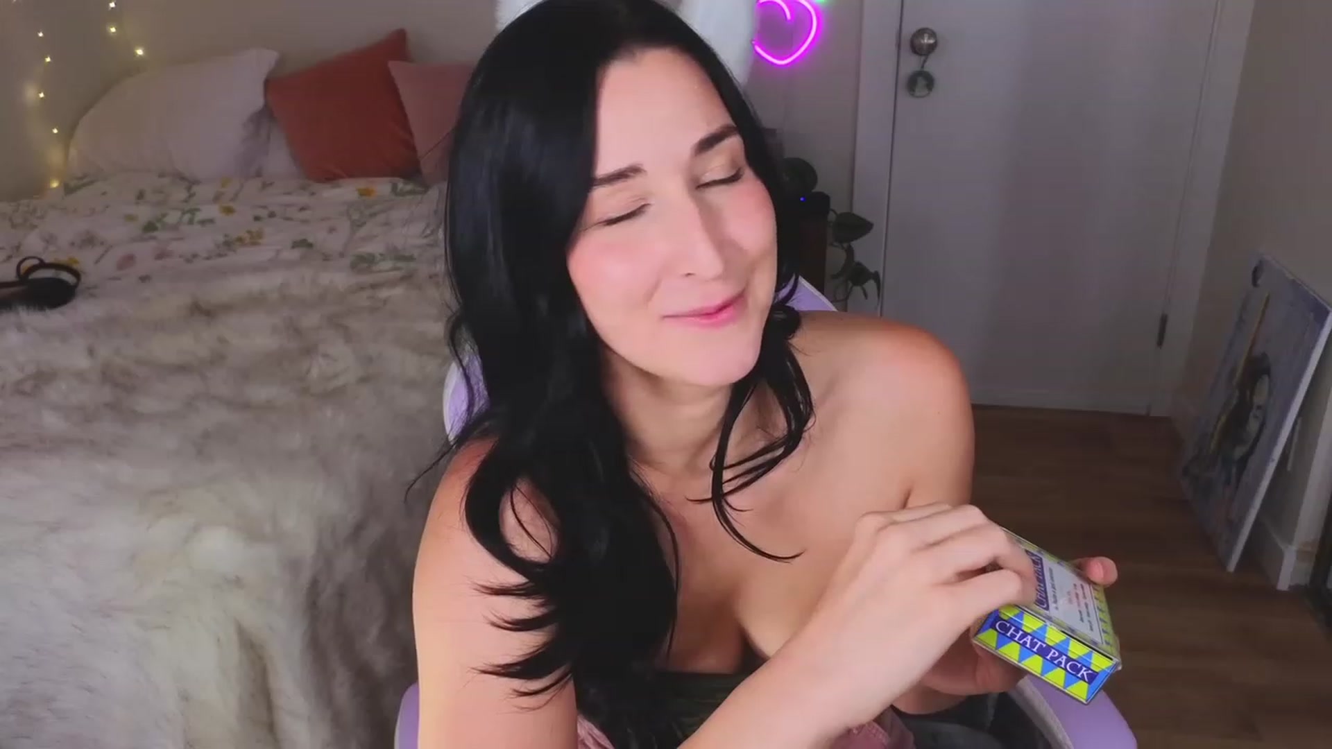 Gallery image thumbnail from KaylenPeach's myfreecams stream on, 08/23/2023, 04:39 image 9 of 20