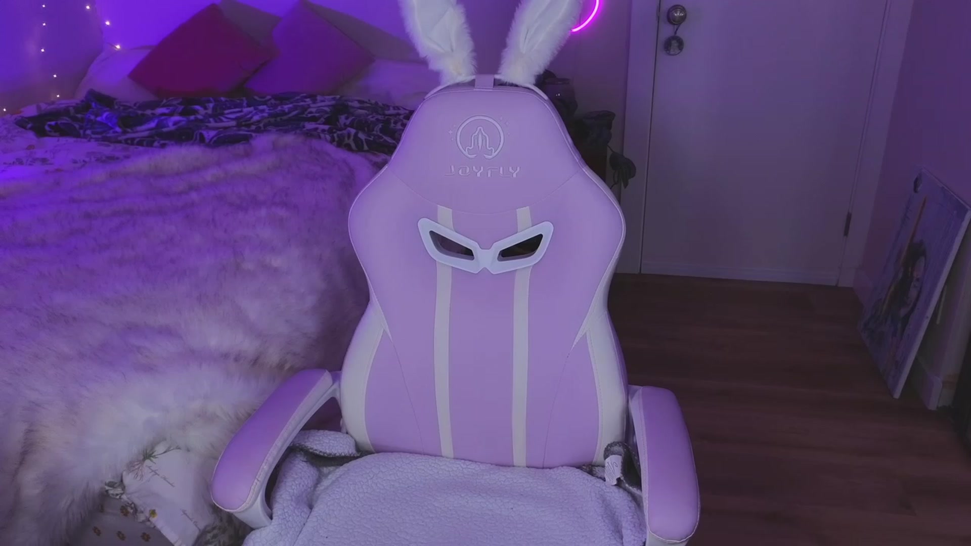 Gallery image thumbnail from KaylenPeach's myfreecams stream on, 08/29/2023, 04:01 image 7 of 20