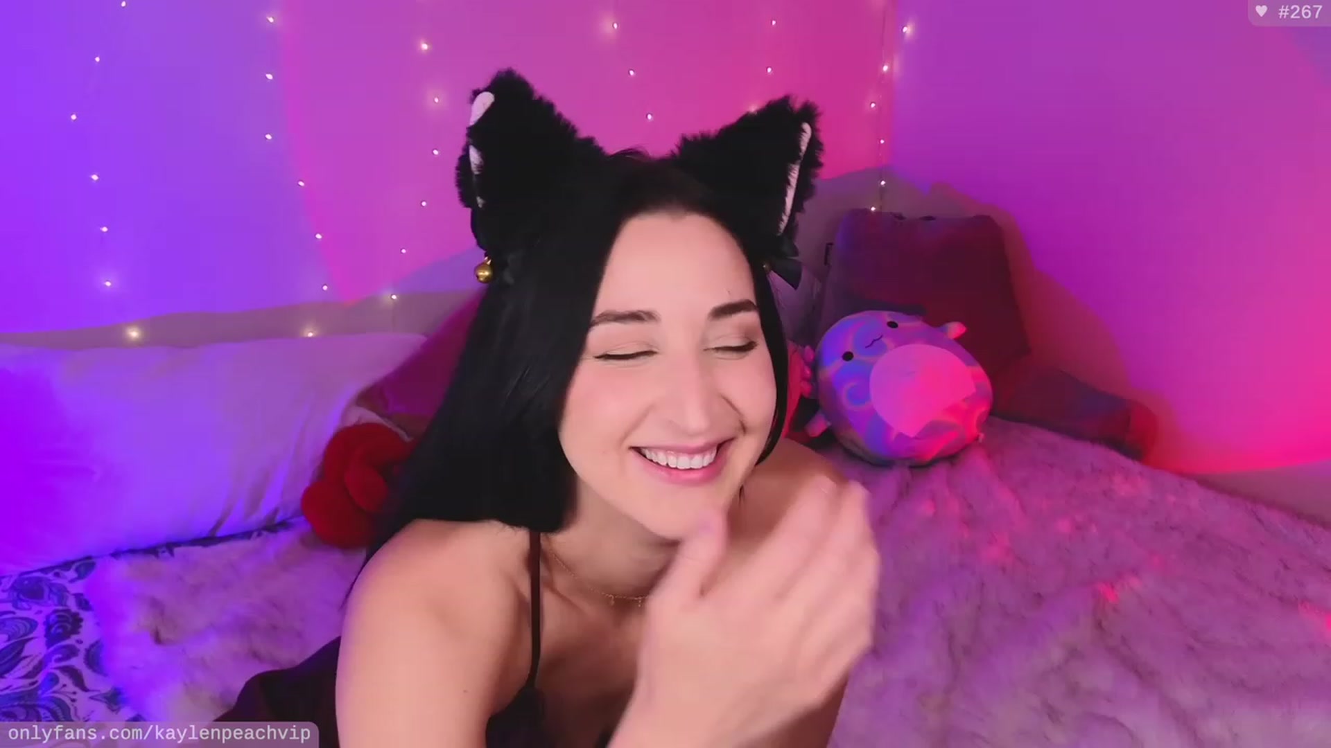 Gallery image thumbnail from KaylenPeach's myfreecams stream on, 09/13/2023, 03:46 image 5 of 20