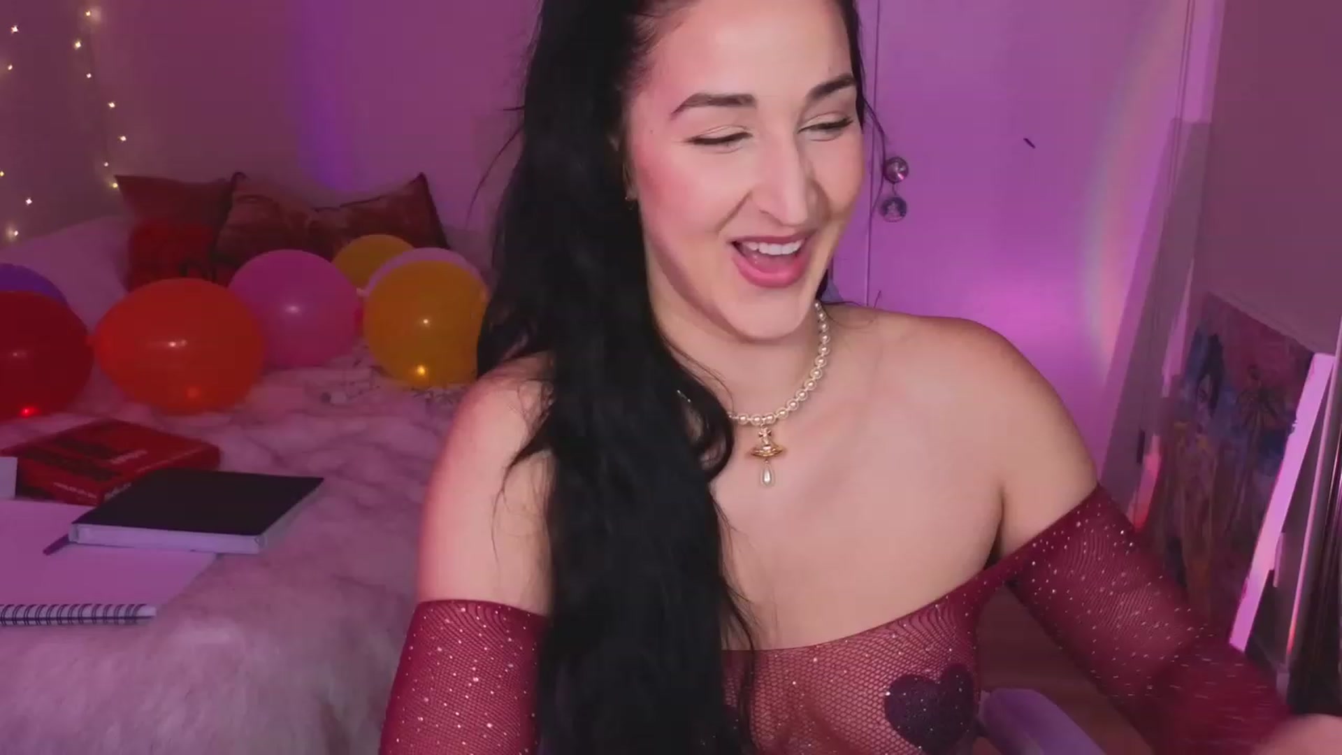 Gallery image thumbnail from KaylenPeach's myfreecams stream on, 10/07/2023, 01:58 image 1 of 20