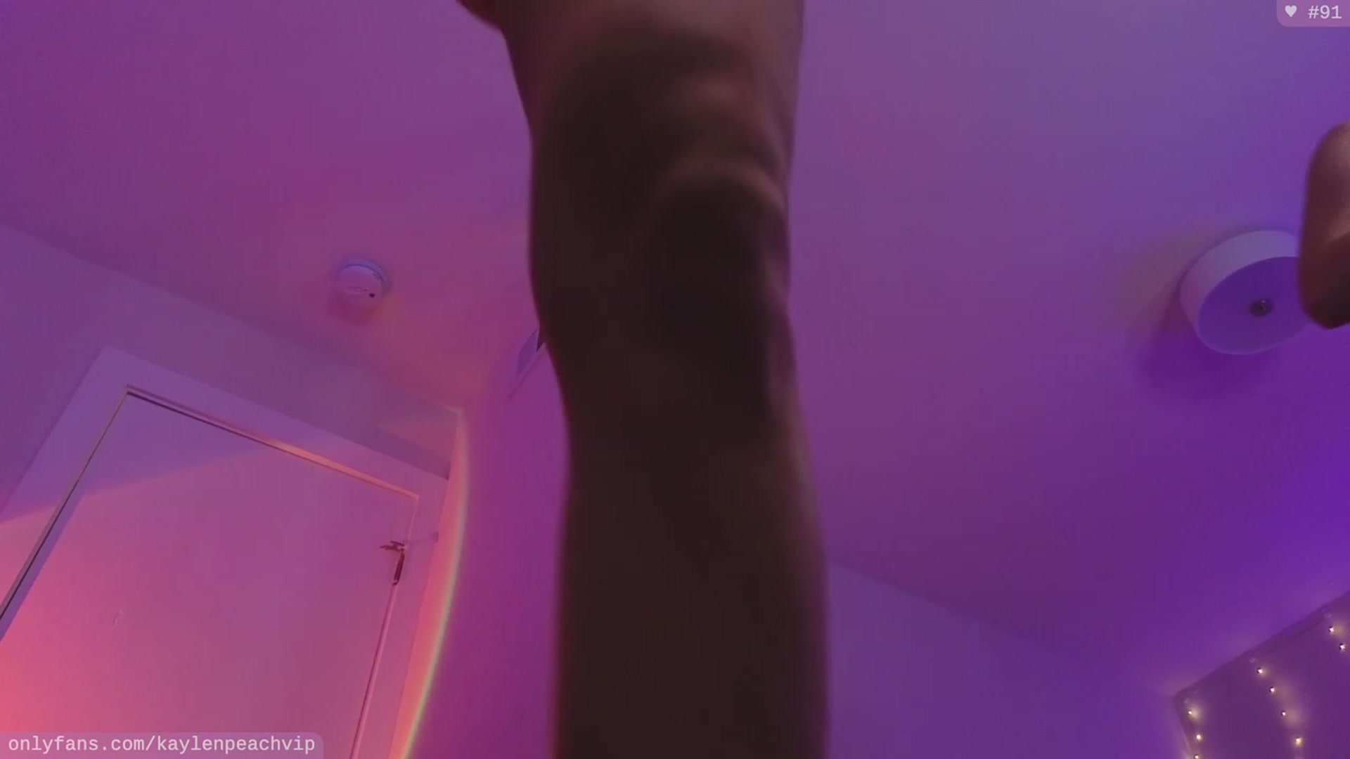 Gallery image thumbnail from KaylenPeach's myfreecams stream on, 10/17/2023, 03:58 image 11 of 20