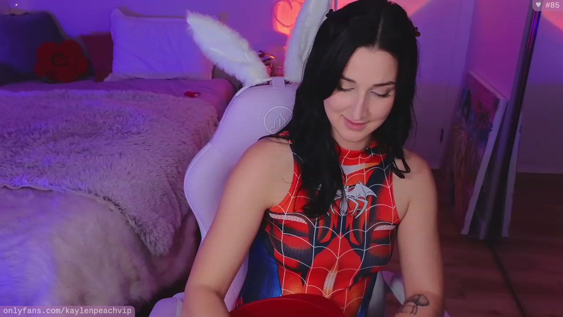 Gallery image thumbnail from KaylenPeach's myfreecams stream on, 10/24/2023, 04:25 image 5 of 20