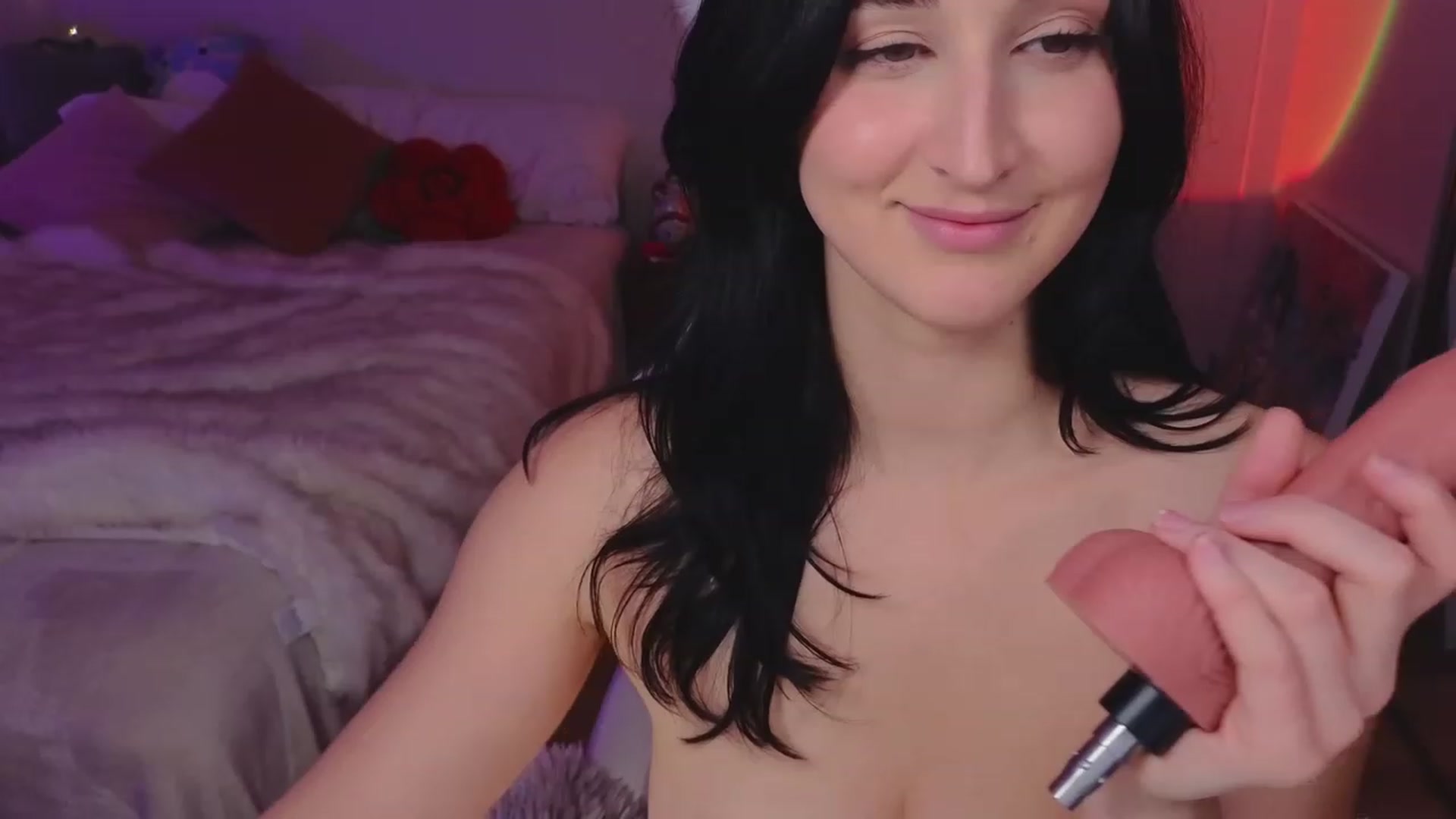 Gallery image thumbnail from KaylenPeach's myfreecams stream on, 11/17/2023, 06:13 image 3 of 20