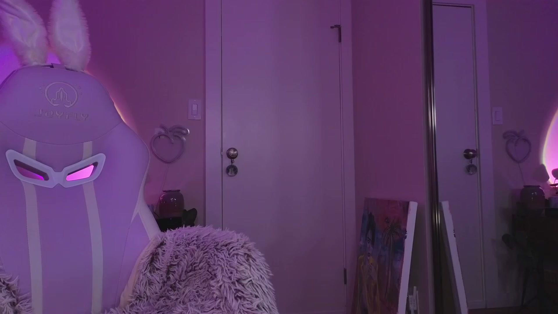 Gallery image thumbnail from KaylenPeach's myfreecams stream on, 11/22/2023, 05:31 image 1 of 20
