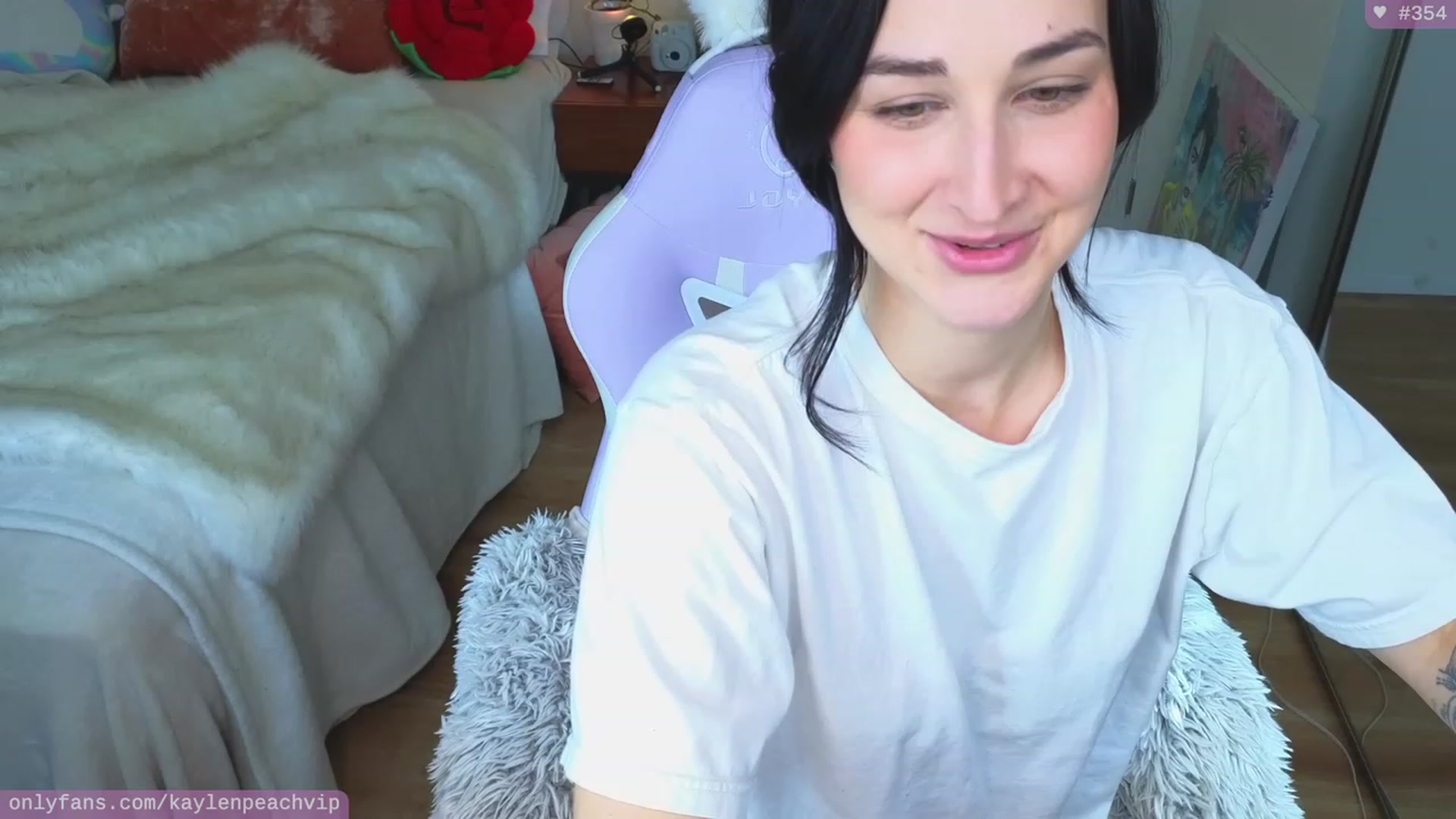 Gallery image thumbnail from KaylenPeach's myfreecams stream on, 11/30/2023, 23:01 image 2 of 20