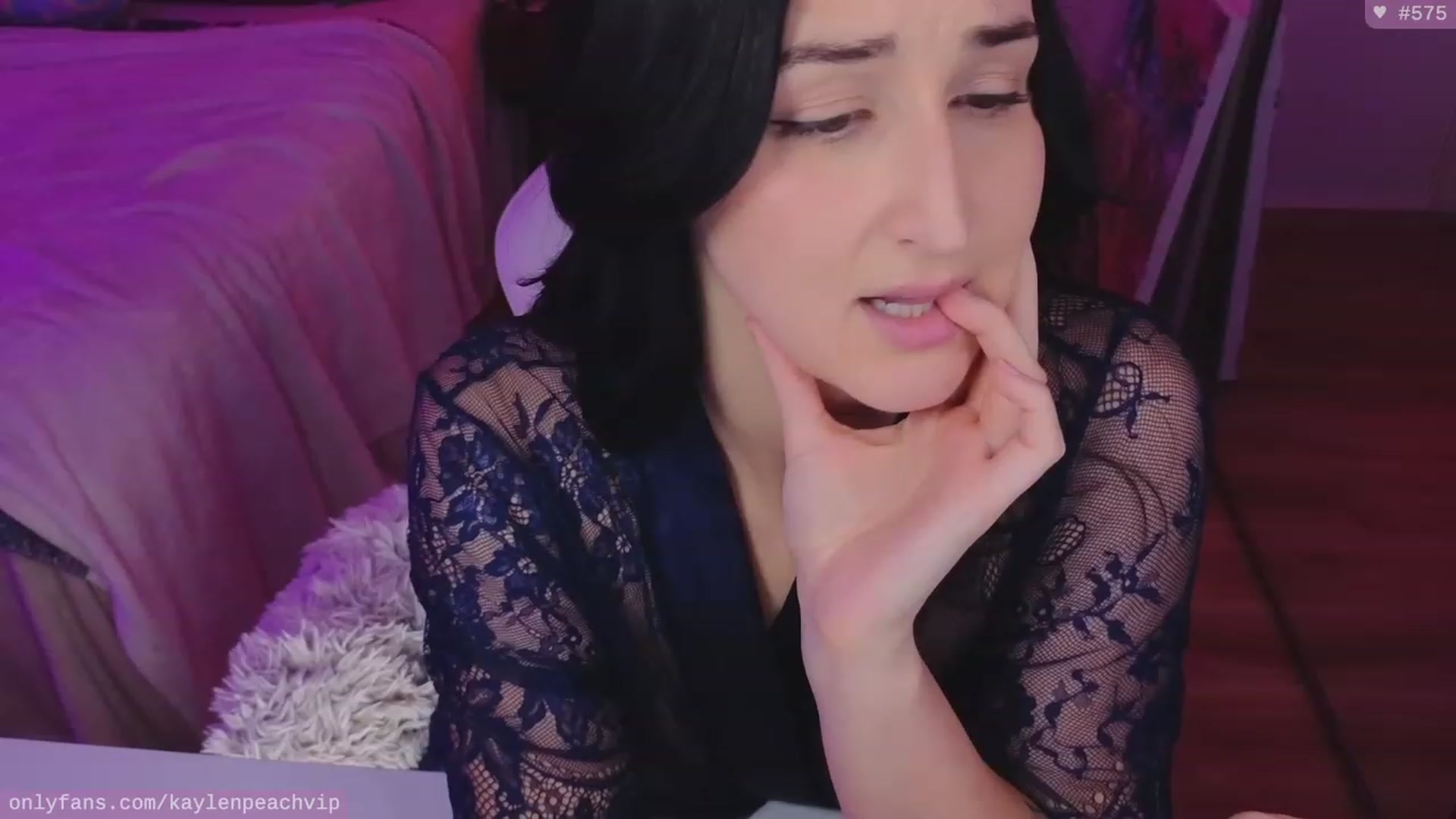 Gallery image thumbnail from KaylenPeach's myfreecams stream on, 12/05/2023, 04:46 image 9 of 20