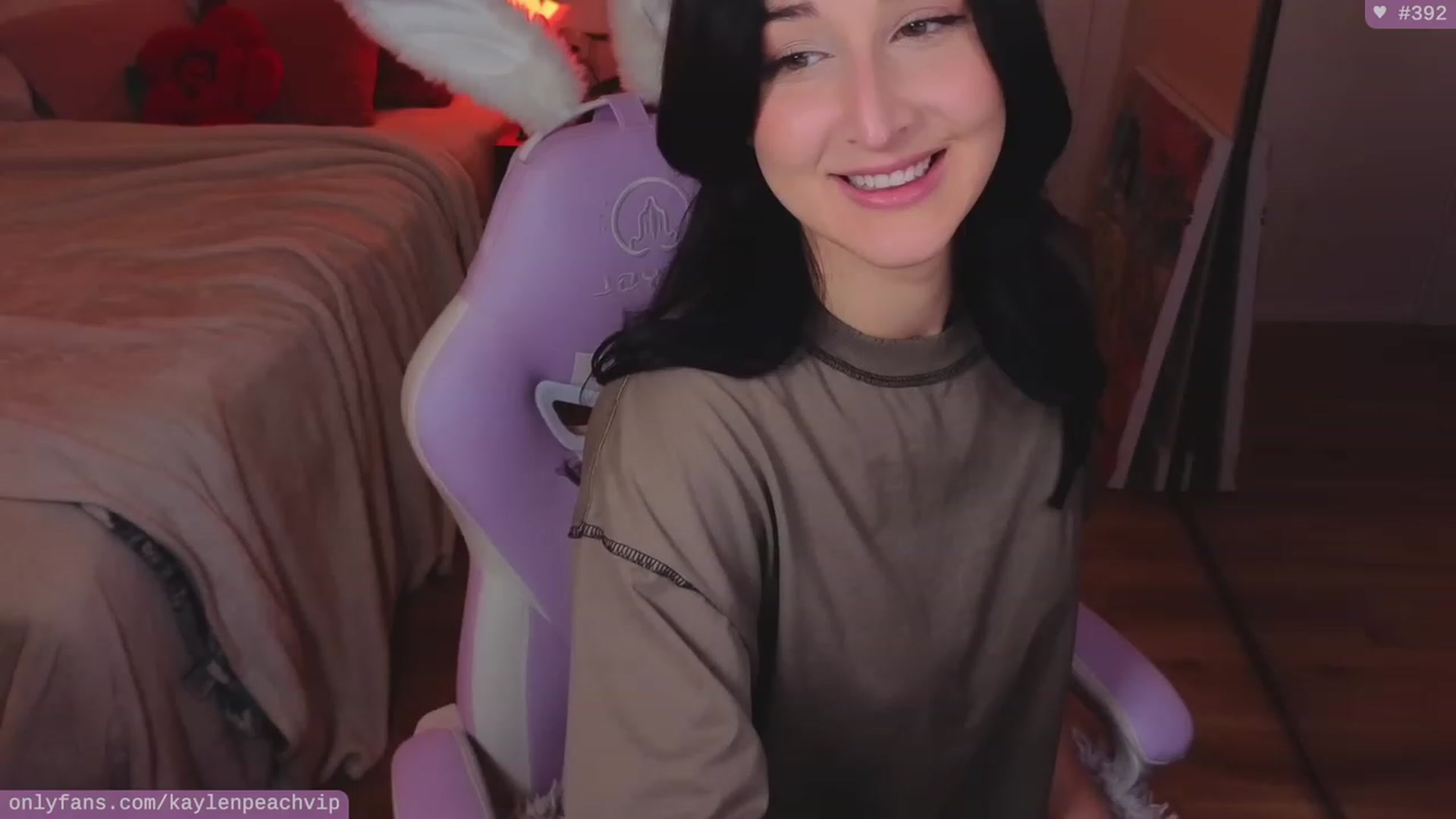 Gallery image thumbnail from KaylenPeach's myfreecams stream on, 12/06/2023, 04:24 image 2 of 20