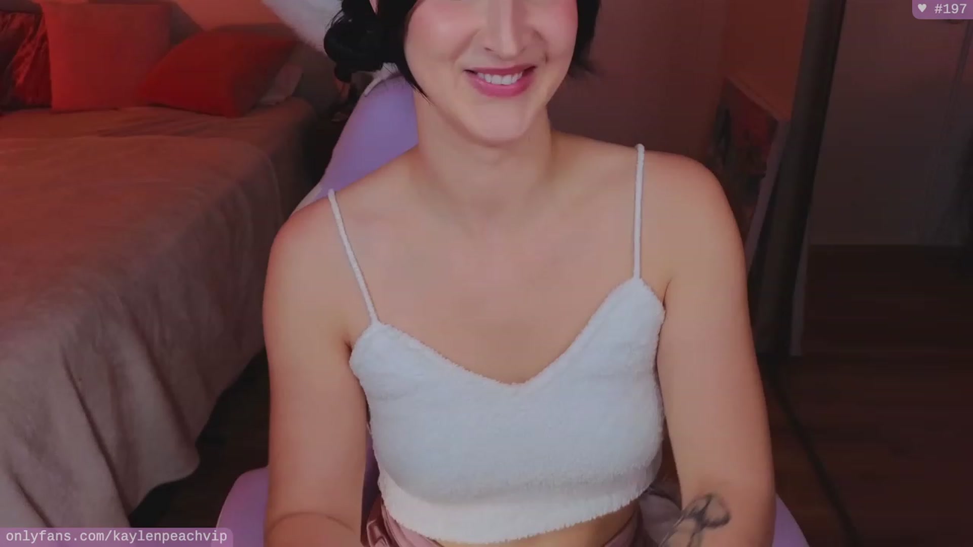 Gallery image thumbnail from KaylenPeach's myfreecams stream on, 12/12/2023, 04:25 image 8 of 20