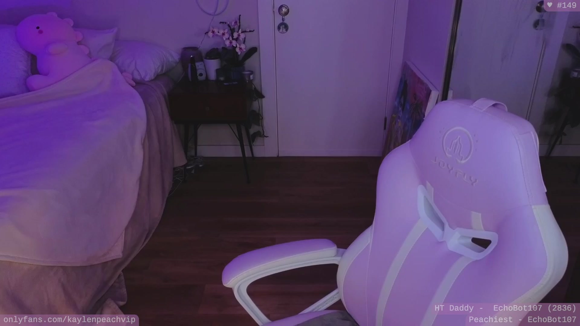 Gallery image thumbnail from KaylenPeach's myfreecams stream on, 03/22/2024, 04:21 image 1 of 20