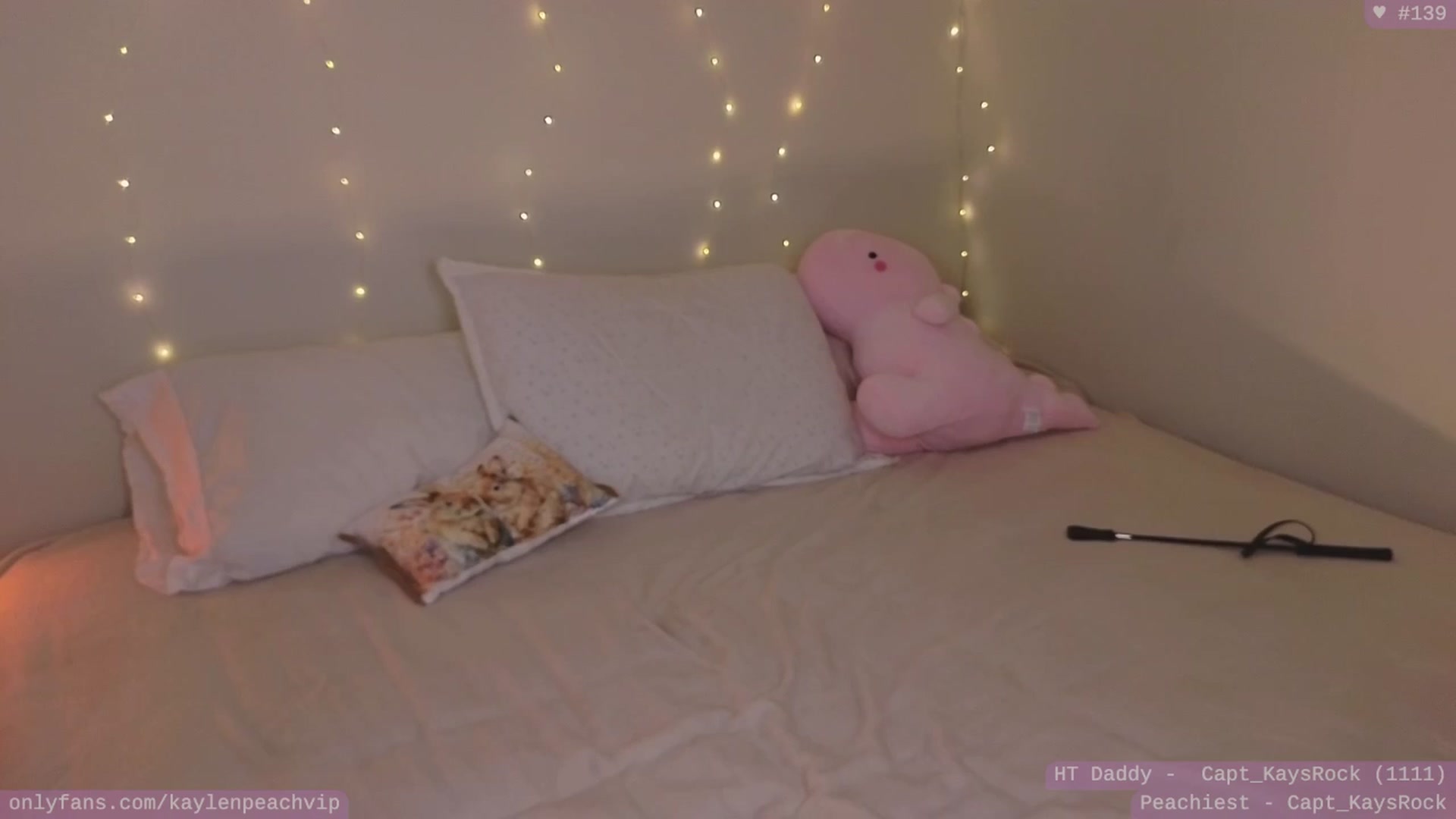 Gallery image thumbnail from KaylenPeach's myfreecams stream on, 03/28/2024, 04:25 image 4 of 20