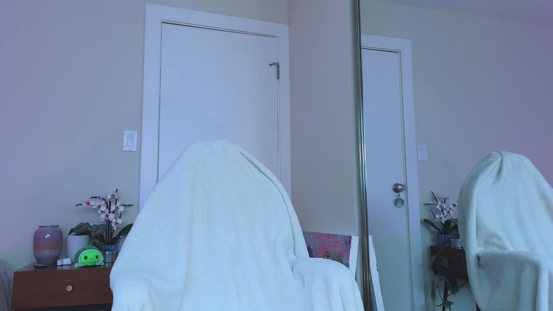 Gallery image thumbnail from KaylenPeach's myfreecams stream on, 04/03/2024, 20:20 image 6 of 20