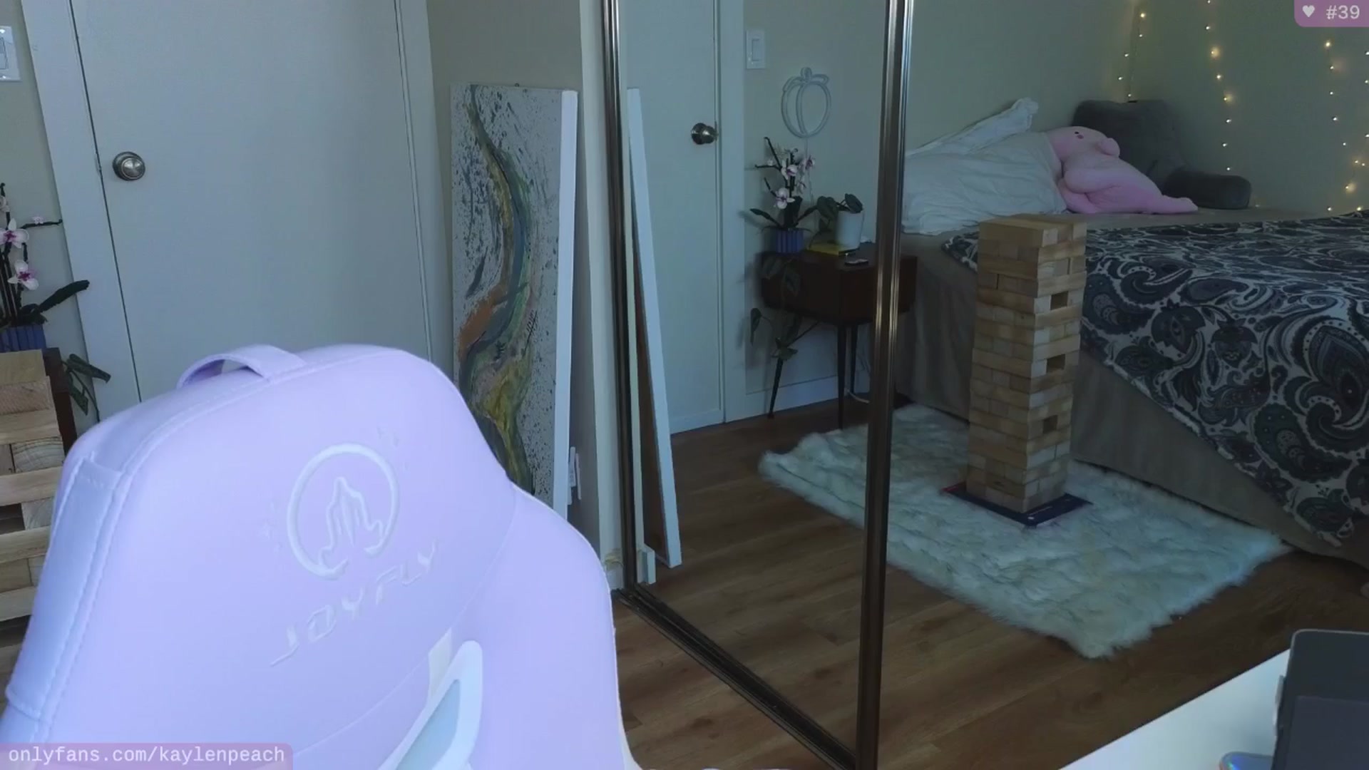 Gallery image thumbnail from KaylenPeach's myfreecams stream on, 05/16/2024, 22:03 image 15 of 20