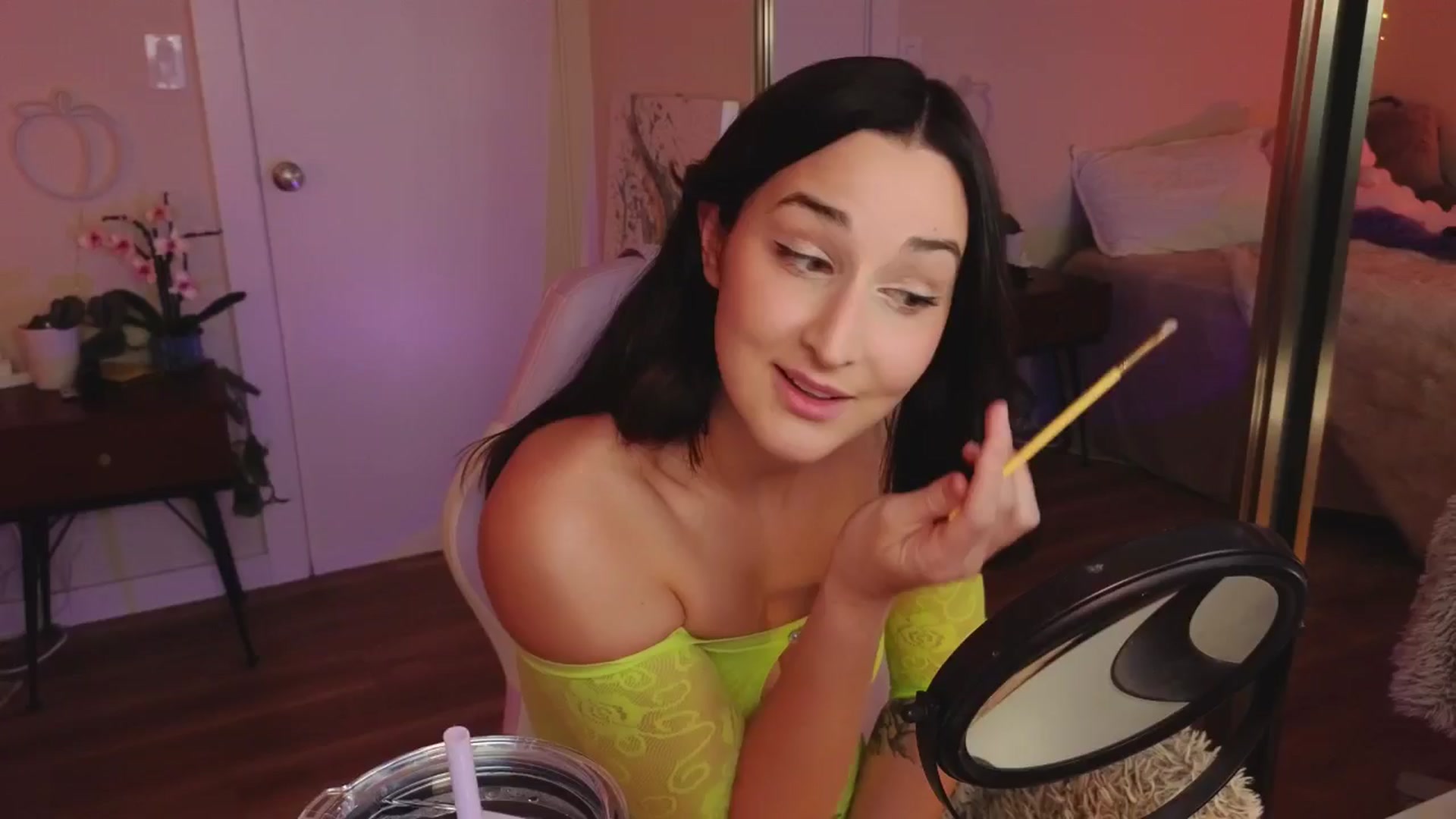 Gallery image thumbnail from KaylenPeach's myfreecams stream on, 05/21/2024, 04:54 image 2 of 20