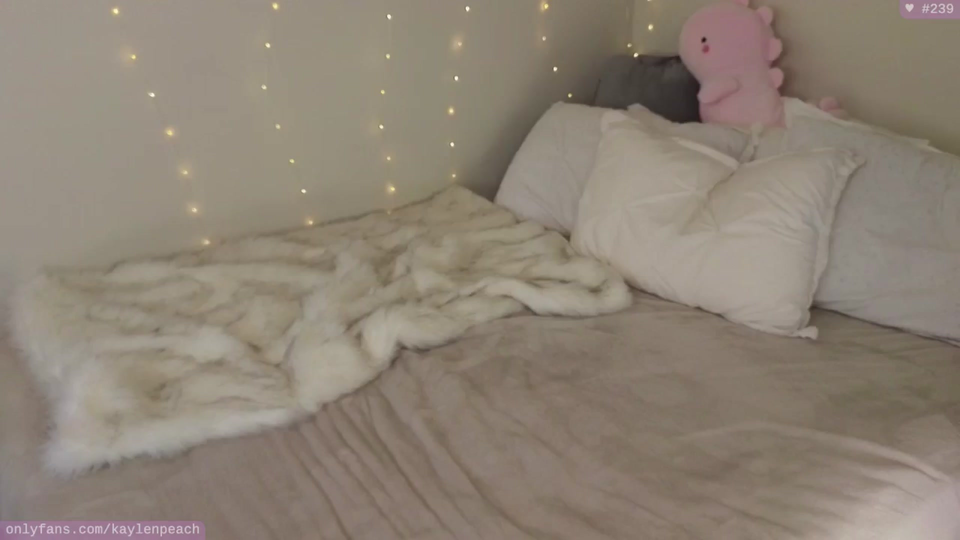 Gallery image thumbnail from KaylenPeach's myfreecams stream on, 06/21/2024, 22:54 image 11 of 20