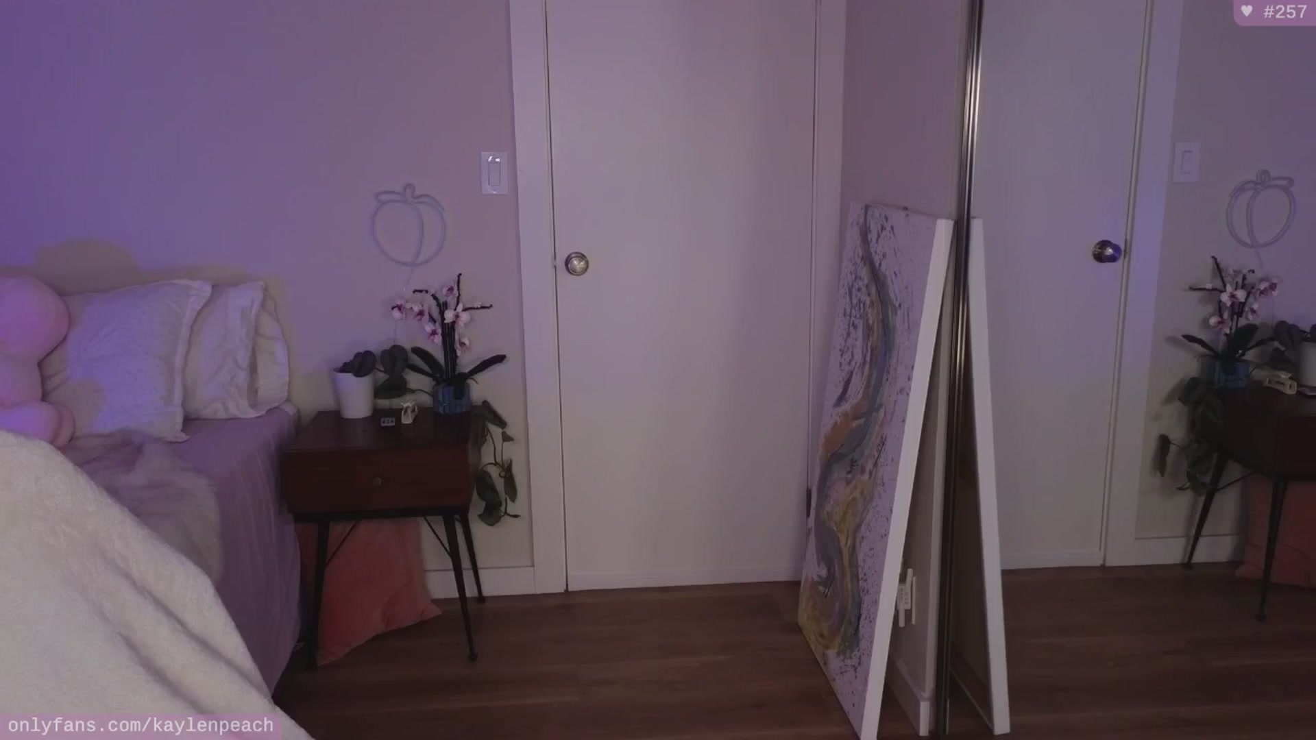 Gallery image thumbnail from KaylenPeach's myfreecams stream on, 06/25/2024, 04:31 image 8 of 20