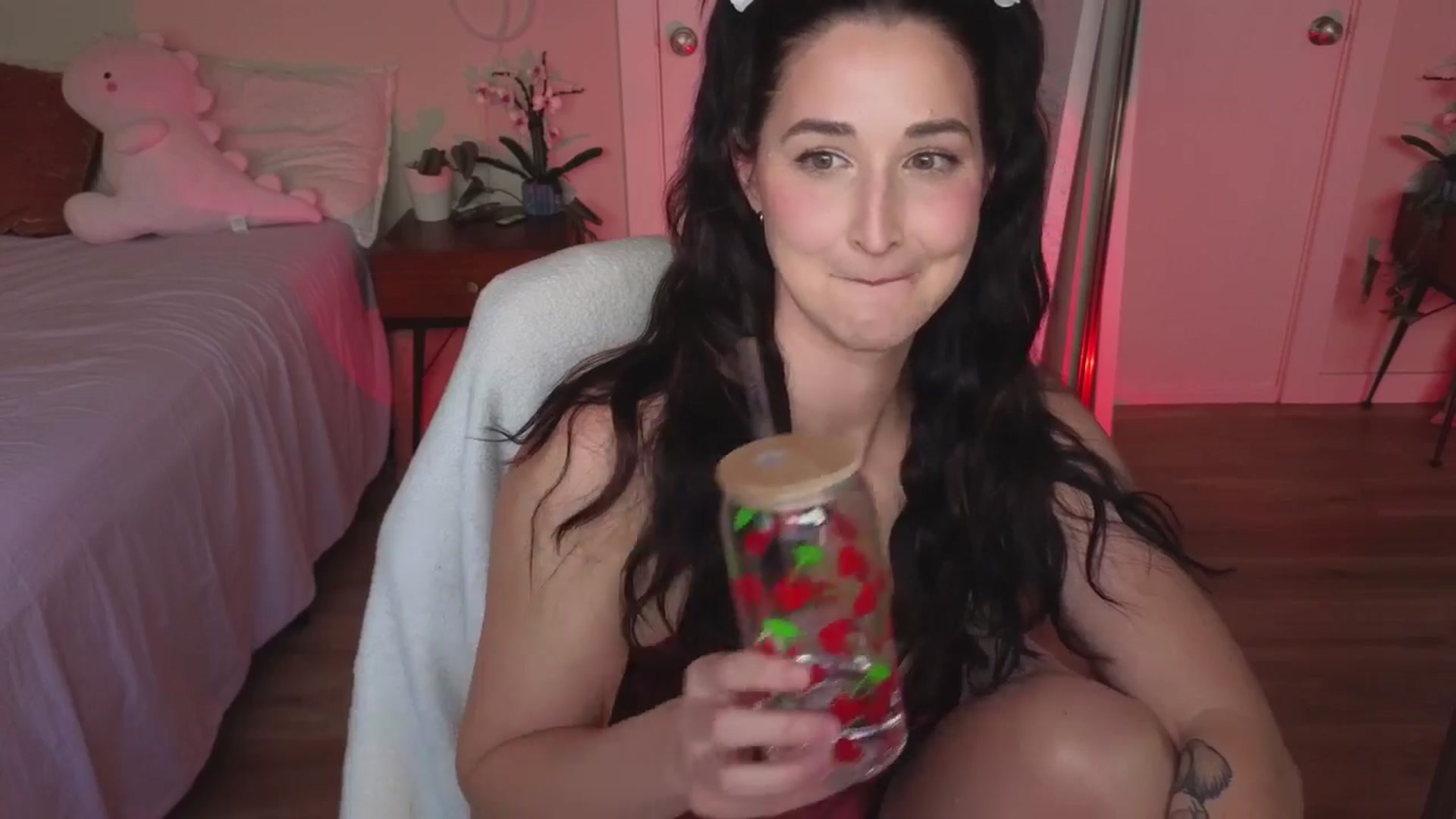 Gallery image thumbnail from KaylenPeach's myfreecams stream on, 07/09/2024, 03:14 image 9 of 20
