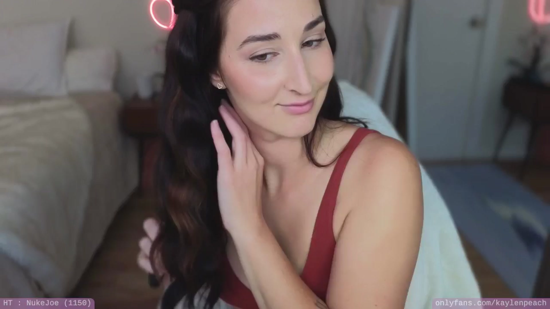 Gallery image thumbnail from KaylenPeach's myfreecams stream on, 08/15/2024, 21:45 image 12 of 20