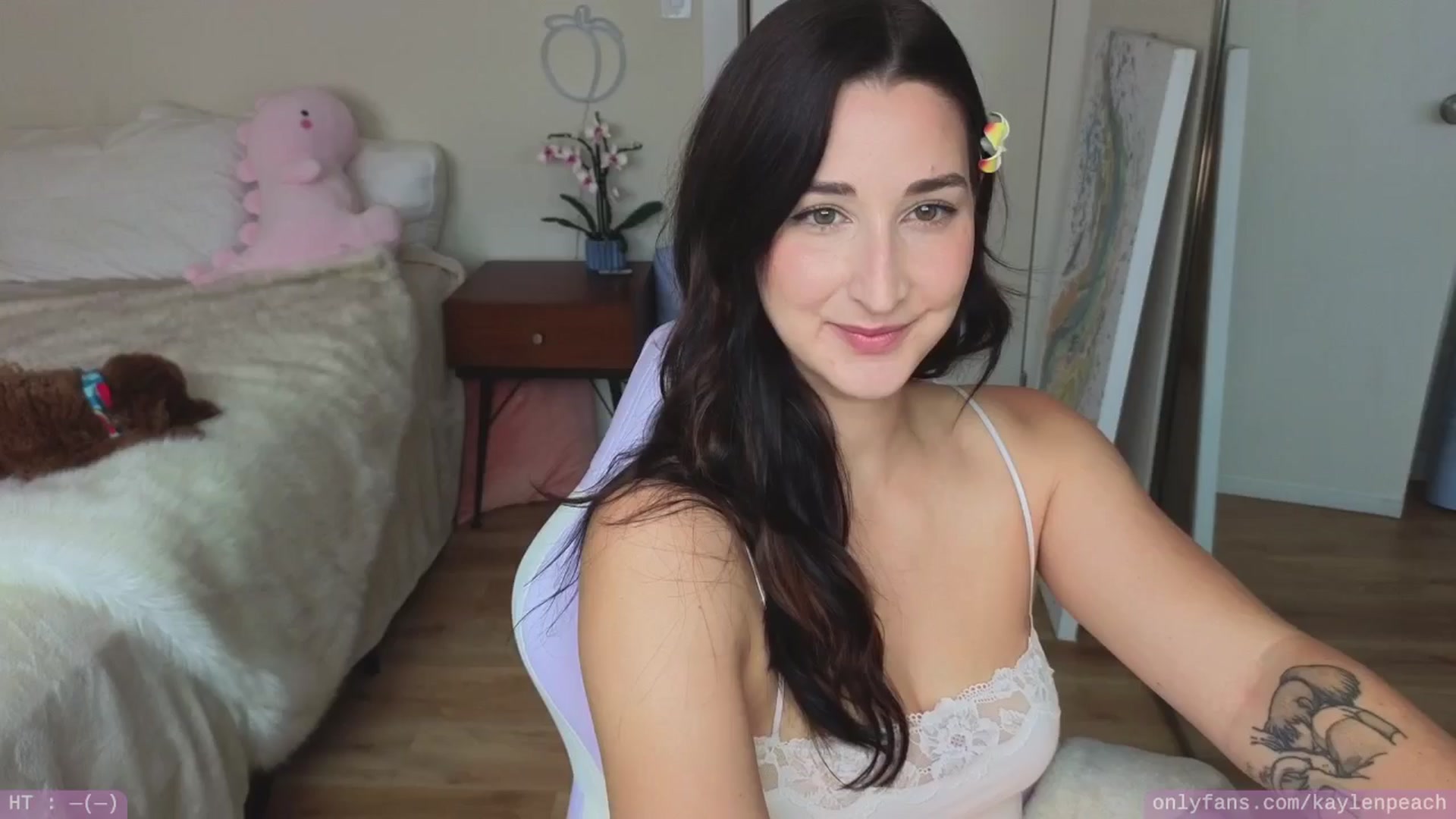 Gallery image thumbnail from KaylenPeach's myfreecams stream on, 08/22/2024, 21:06 image 1 of 20