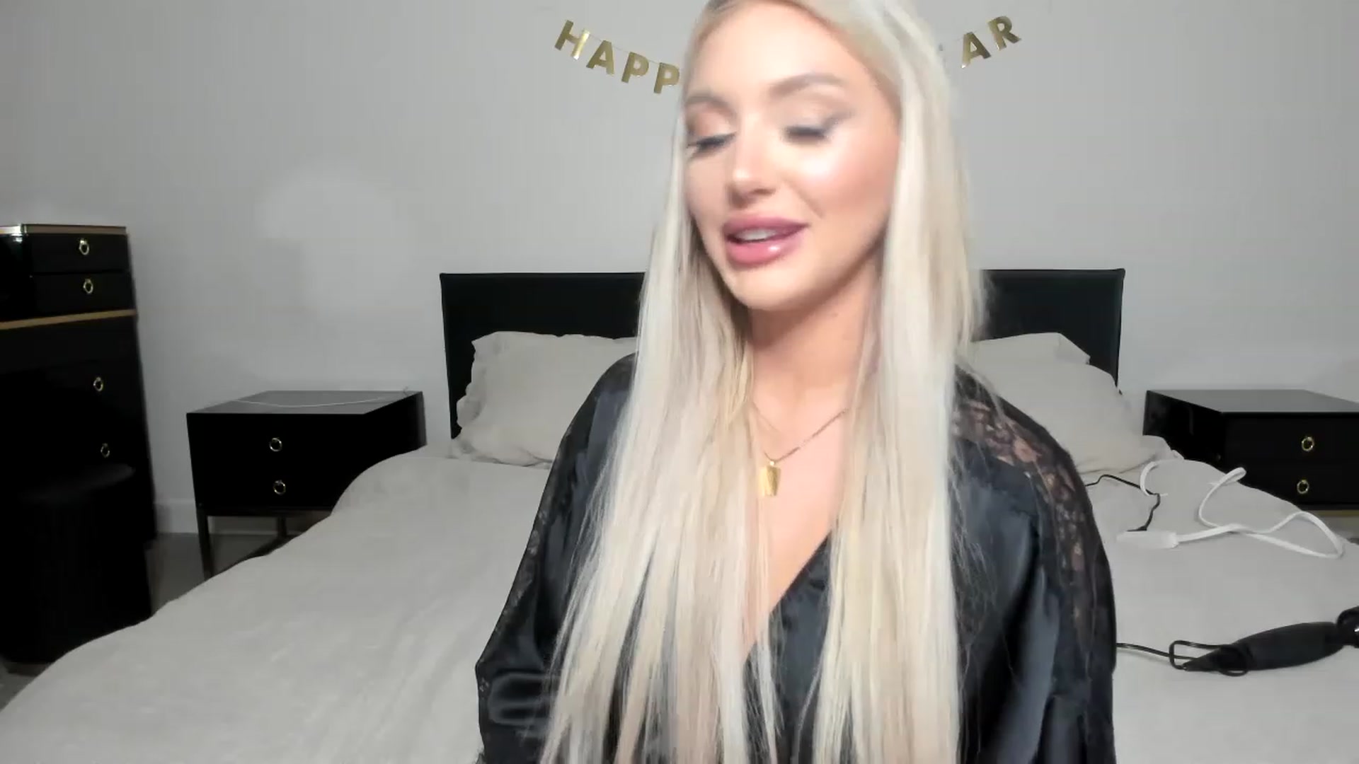 Gallery image thumbnail from KayleyGunner's myfreecams stream on, 12/29/2022, 05:47 image 9 of 20