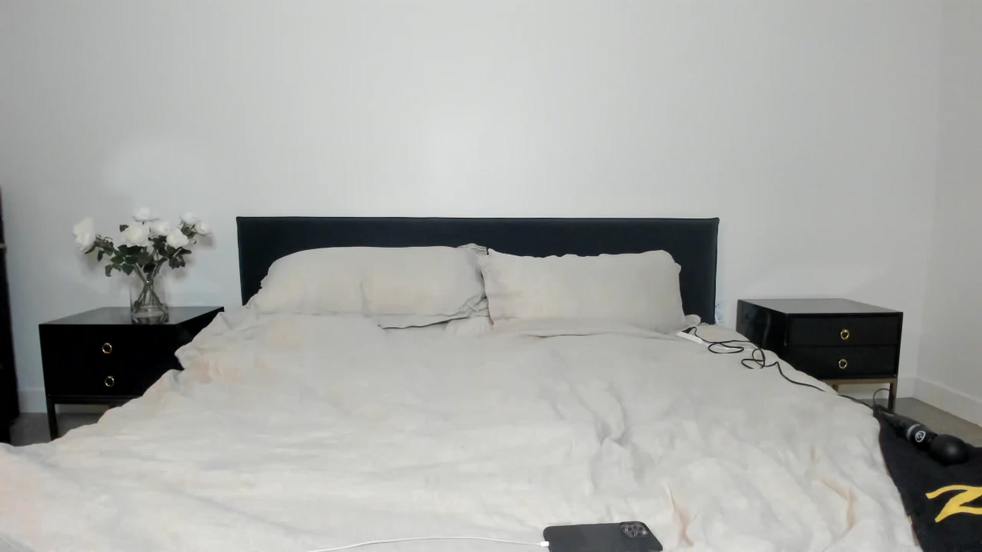 Gallery image thumbnail from KayleyGunner's myfreecams stream on, 02/19/2023, 05:32 image 16 of 20