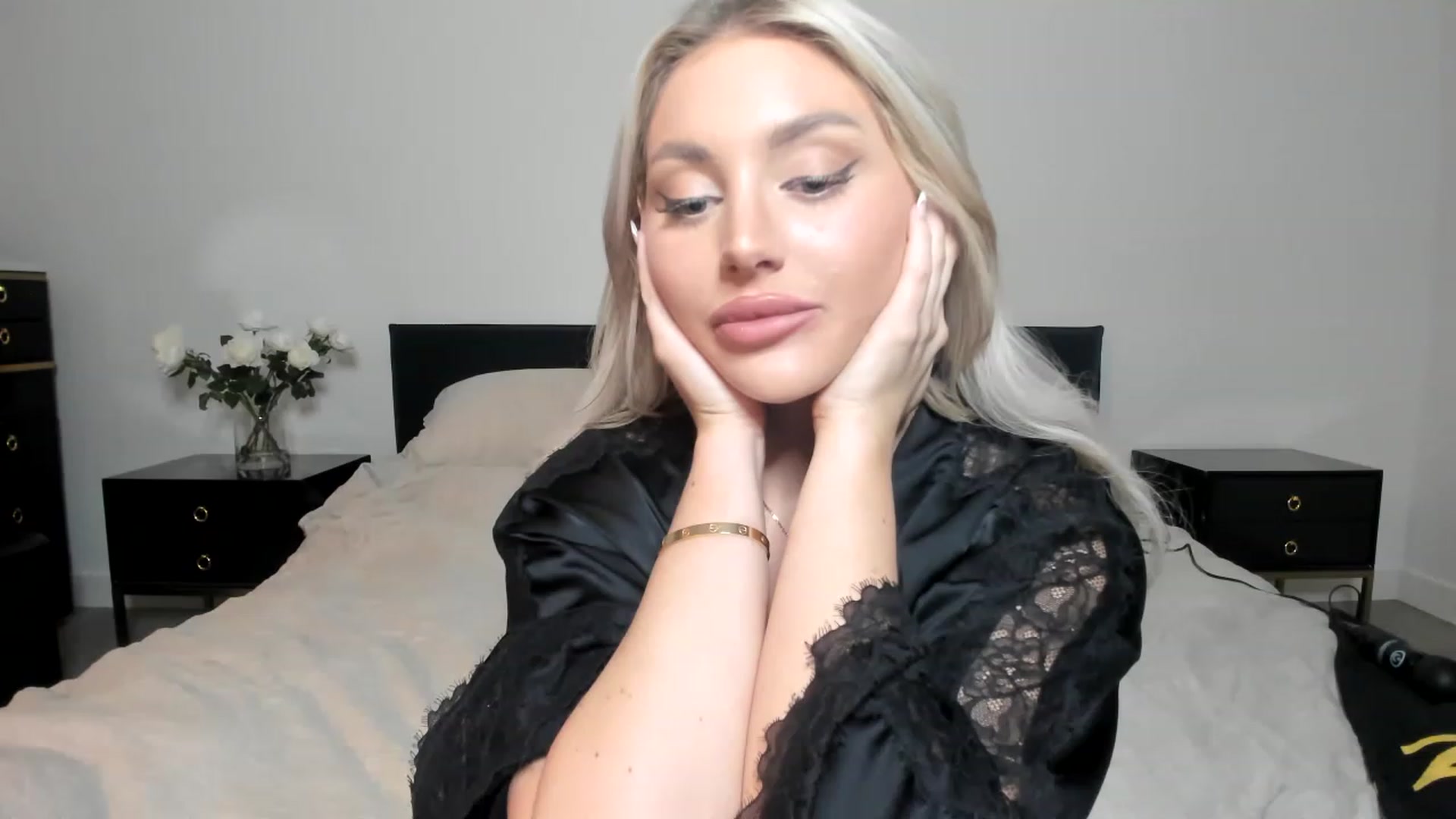 Gallery image thumbnail from KayleyGunner's myfreecams stream on, 02/19/2023, 05:32 image 13 of 20
