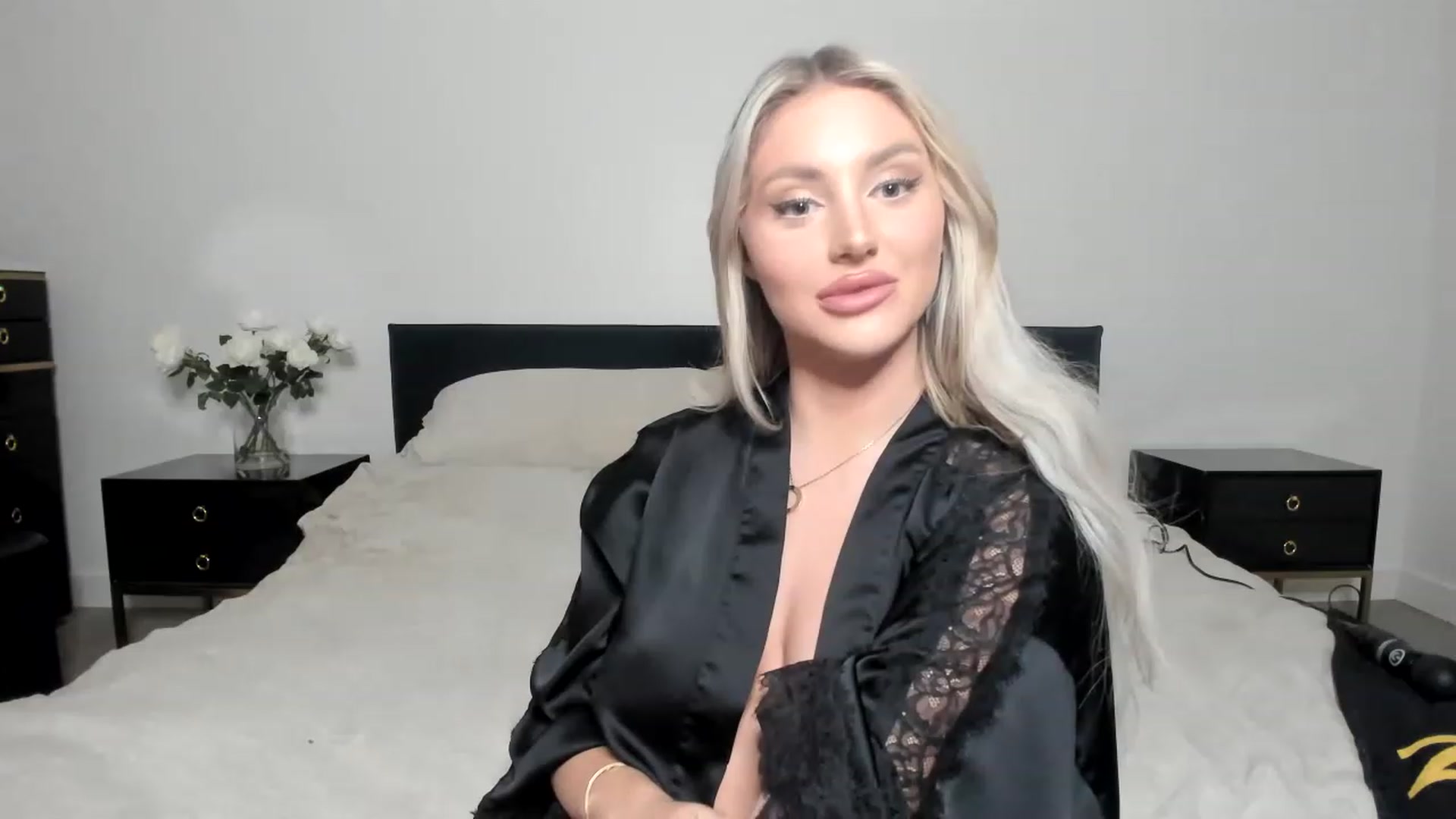 Gallery image thumbnail from KayleyGunner's myfreecams stream on, 02/19/2023, 05:32 image 10 of 20