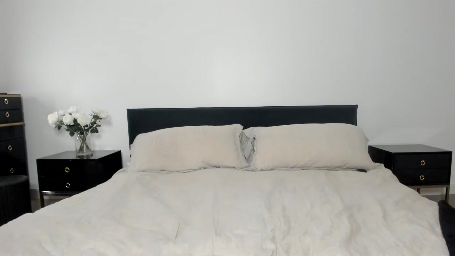 Gallery image thumbnail from KayleyGunner's myfreecams stream on, 02/20/2023, 04:18 image 19 of 20
