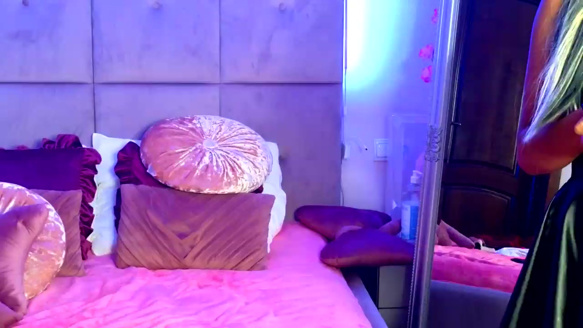 Gallery image thumbnail from Kayley_Kash's myfreecams stream on, 08/29/2026, 13:31 image 3 of 20
