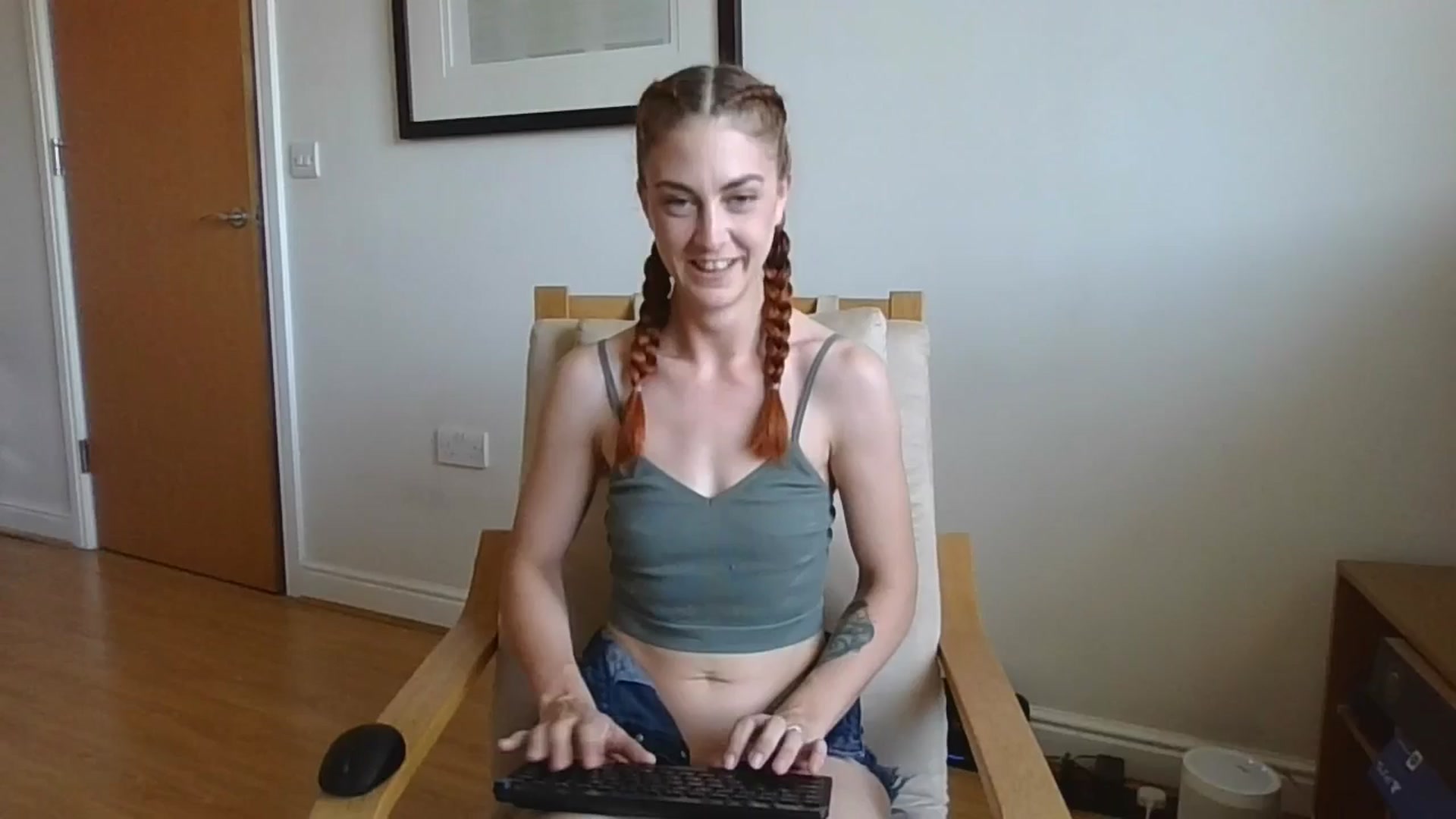 Gallery image thumbnail from KayleyxEmily's myfreecams stream on, 07/19/2024, 12:10 image 20 of 20