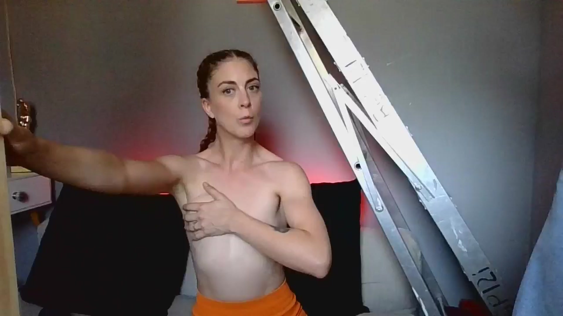 Gallery image thumbnail from KayleyxEmily's myfreecams stream on, 08/12/2024, 14:38 image 1 of 20