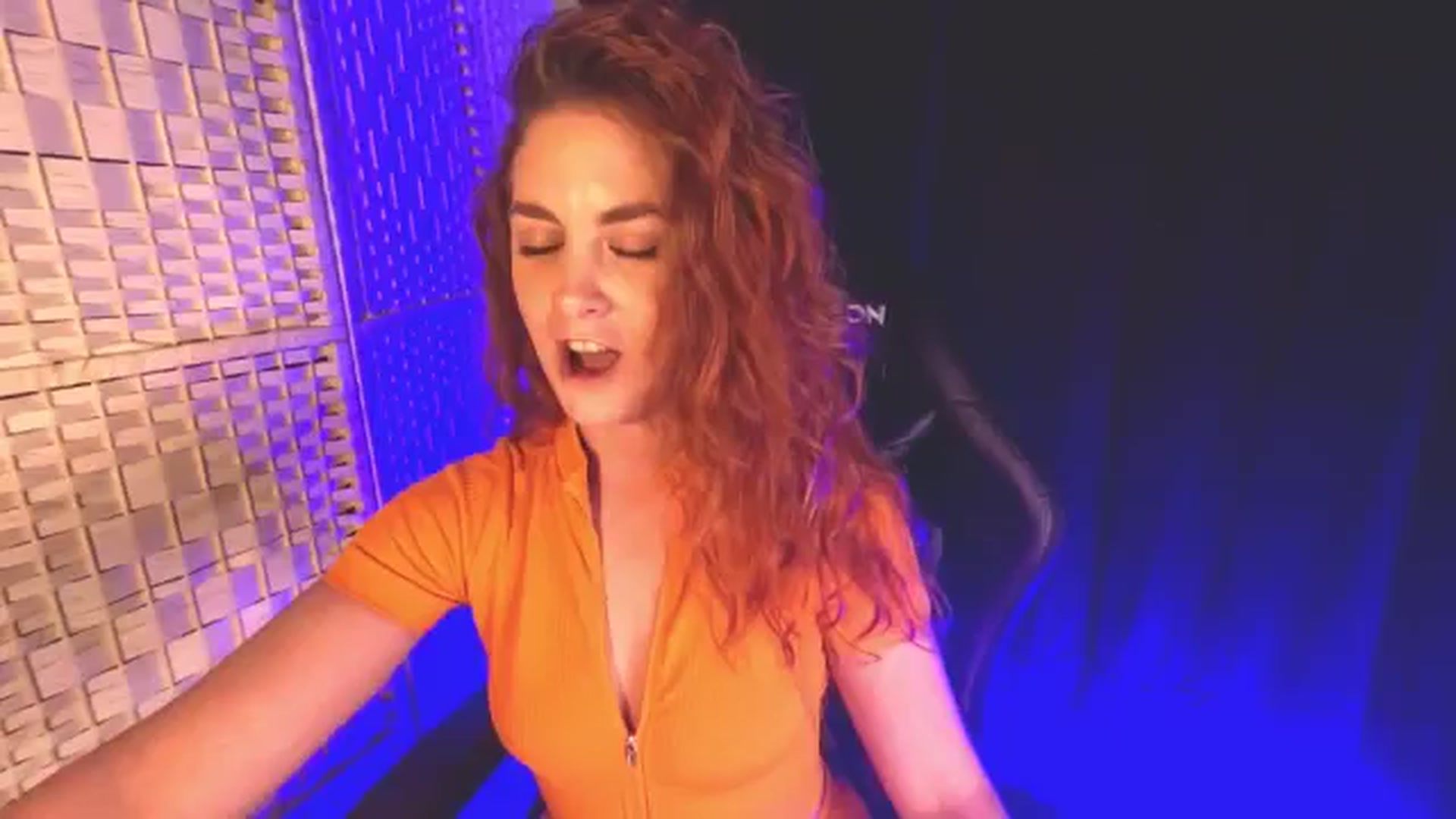 Gallery image thumbnail from KayleyxEmily's myfreecams stream on, 03/19/2025, 17:45 image 12 of 20
