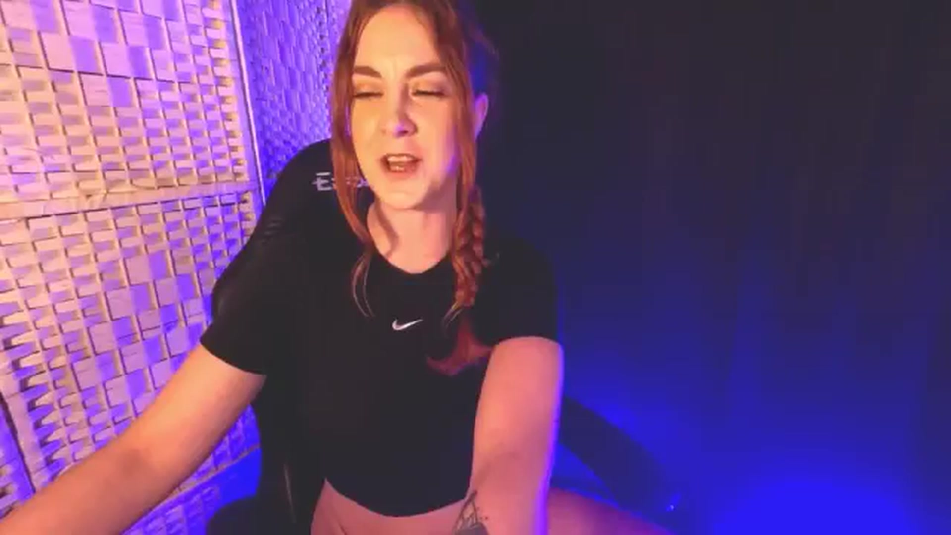 Gallery image thumbnail from KayleyxEmily's myfreecams stream on, 03/21/2025, 16:17 image 4 of 20