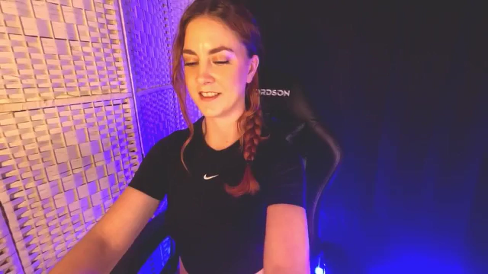 Gallery image thumbnail from KayleyxEmily's myfreecams stream on, 03/21/2025, 16:17 image 15 of 20
