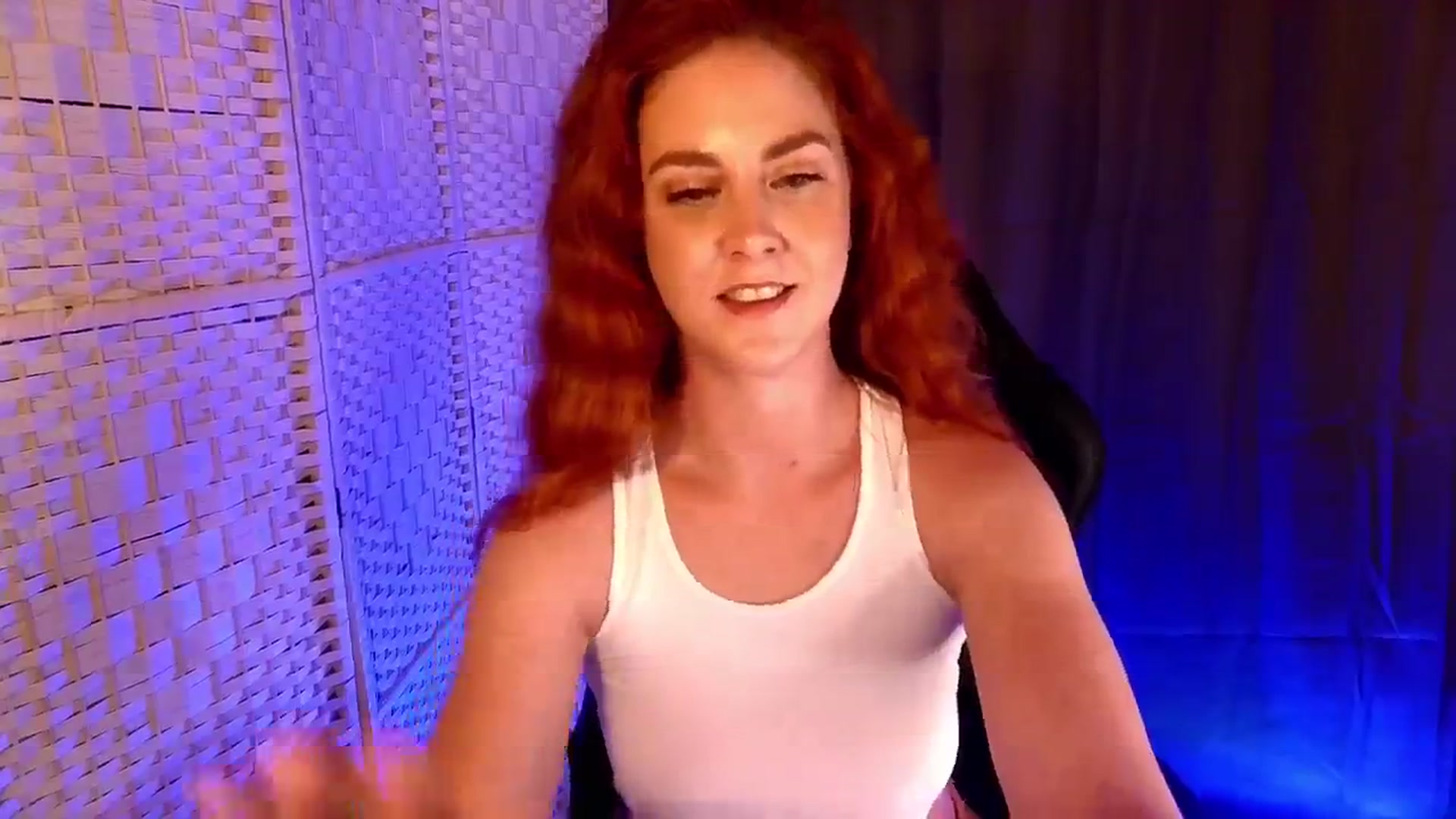Gallery image thumbnail from KayleyxEmily's myfreecams stream on, 04/22/2025, 16:42 image 16 of 20