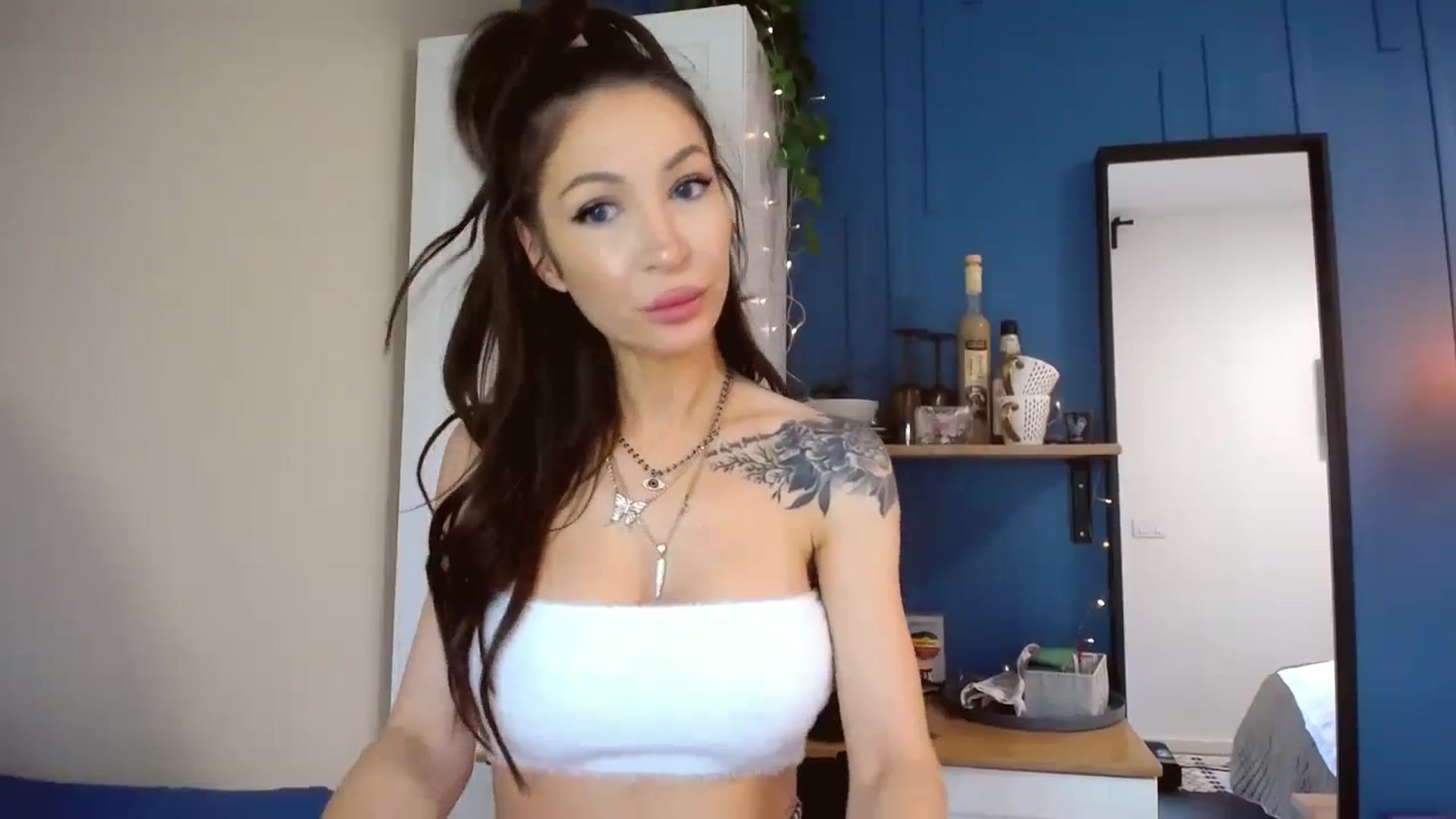 Gallery image thumbnail from Kaylicious's myfreecams stream on, 03/13/2024, 11:16 image 12 of 20