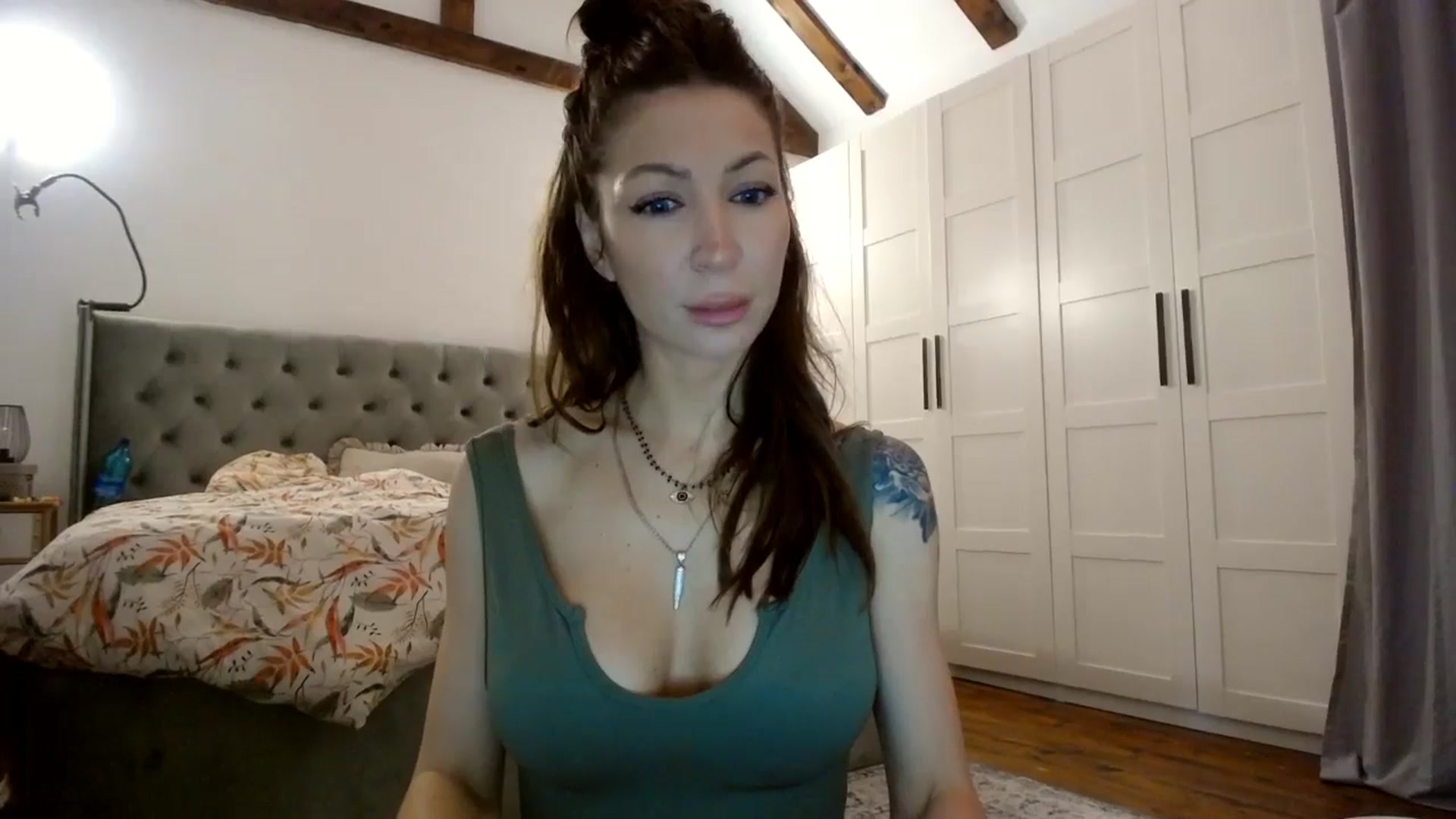 Gallery image thumbnail from Kaylicious's myfreecams stream on, 05/13/2024, 09:15 image 10 of 20