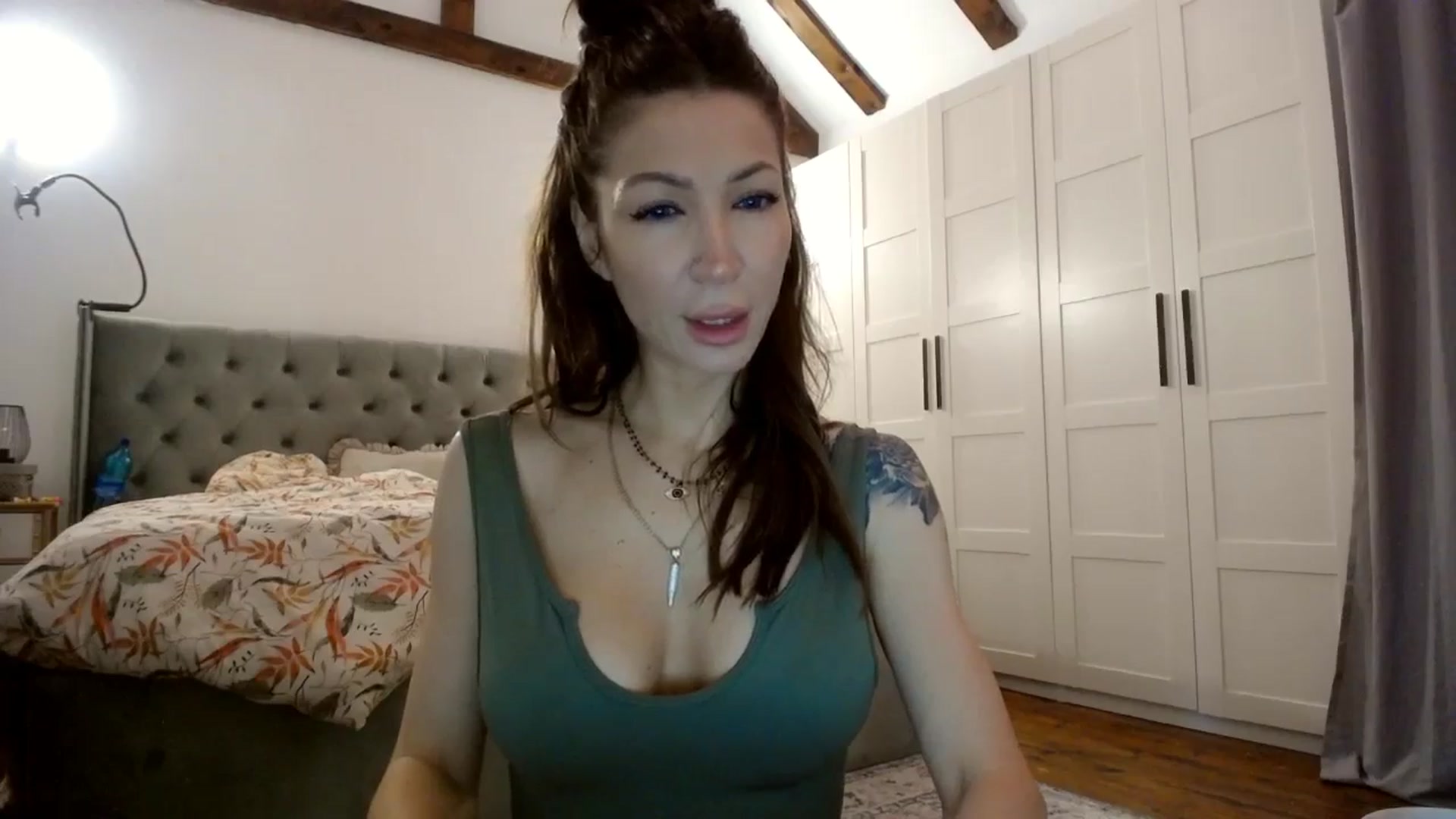 Gallery image thumbnail from Kaylicious's myfreecams stream on, 05/13/2024, 09:15 image 8 of 20
