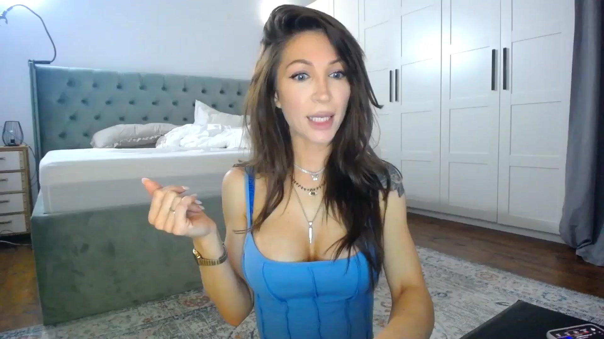 Gallery image thumbnail from Kaylicious's myfreecams stream on, 05/17/2024, 17:30 image 4 of 20