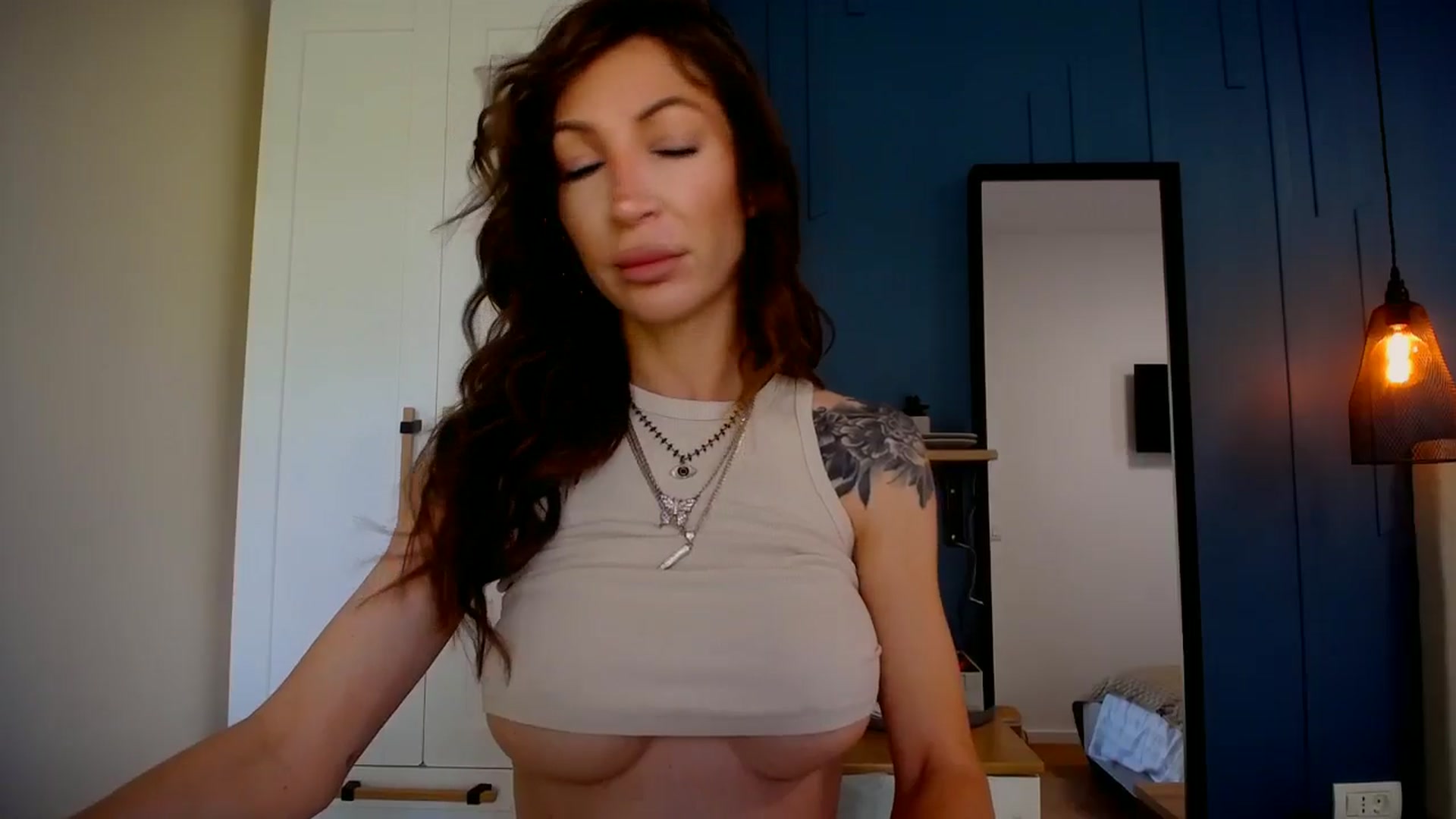 Gallery image thumbnail from Kaylicious's myfreecams stream on, 06/06/2024, 07:32 image 3 of 20
