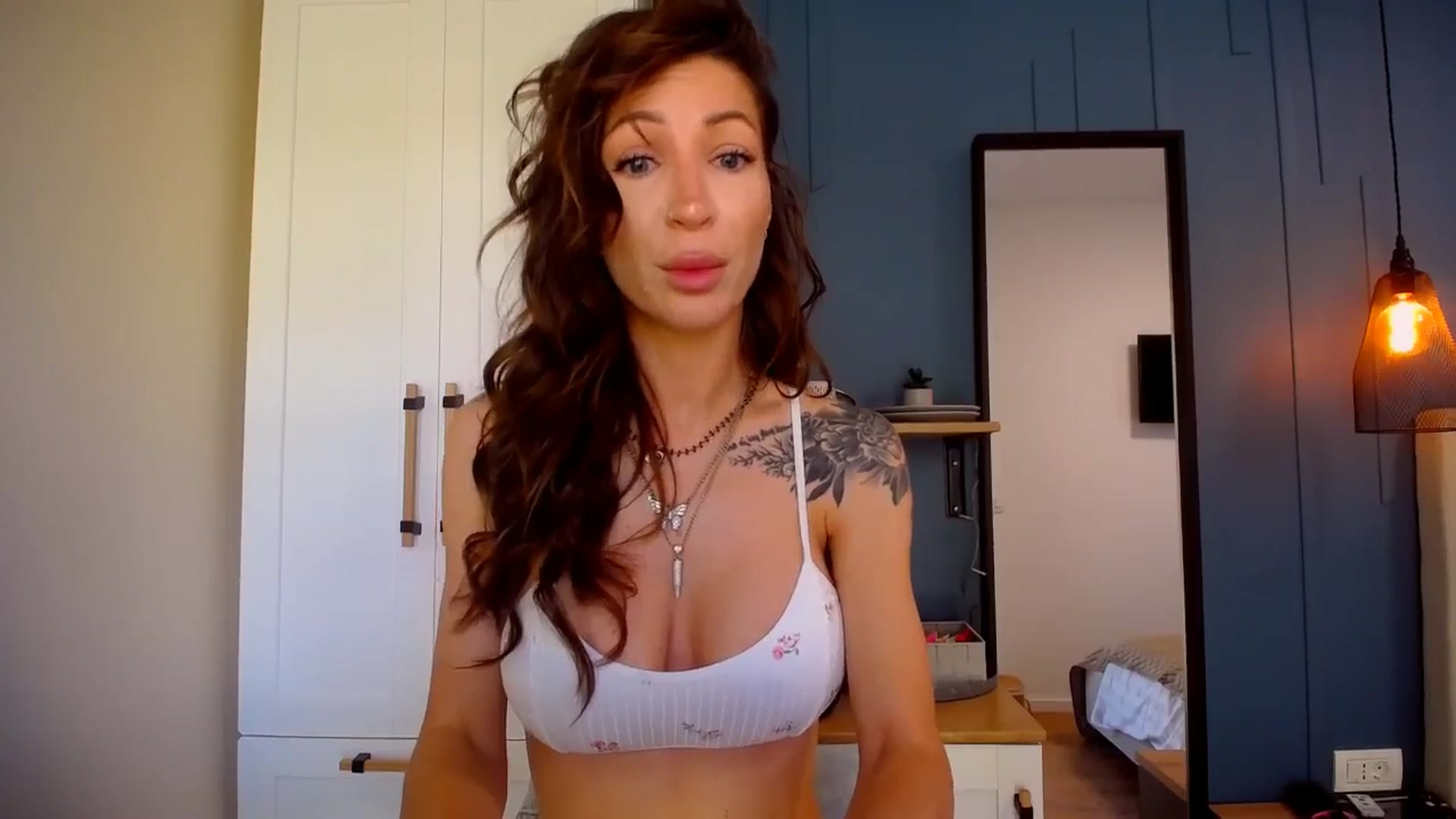 Gallery image thumbnail from Kaylicious's myfreecams stream on, 06/06/2024, 07:59 image 12 of 20