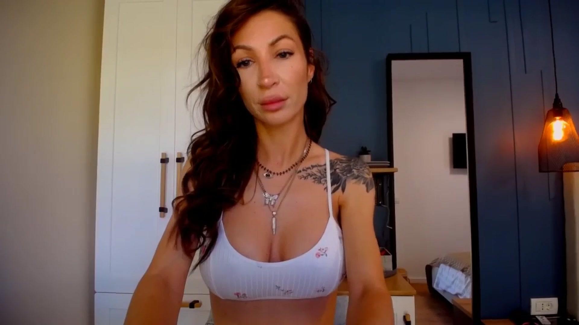 Gallery image thumbnail from Kaylicious's myfreecams stream on, 06/06/2024, 07:59 image 5 of 20