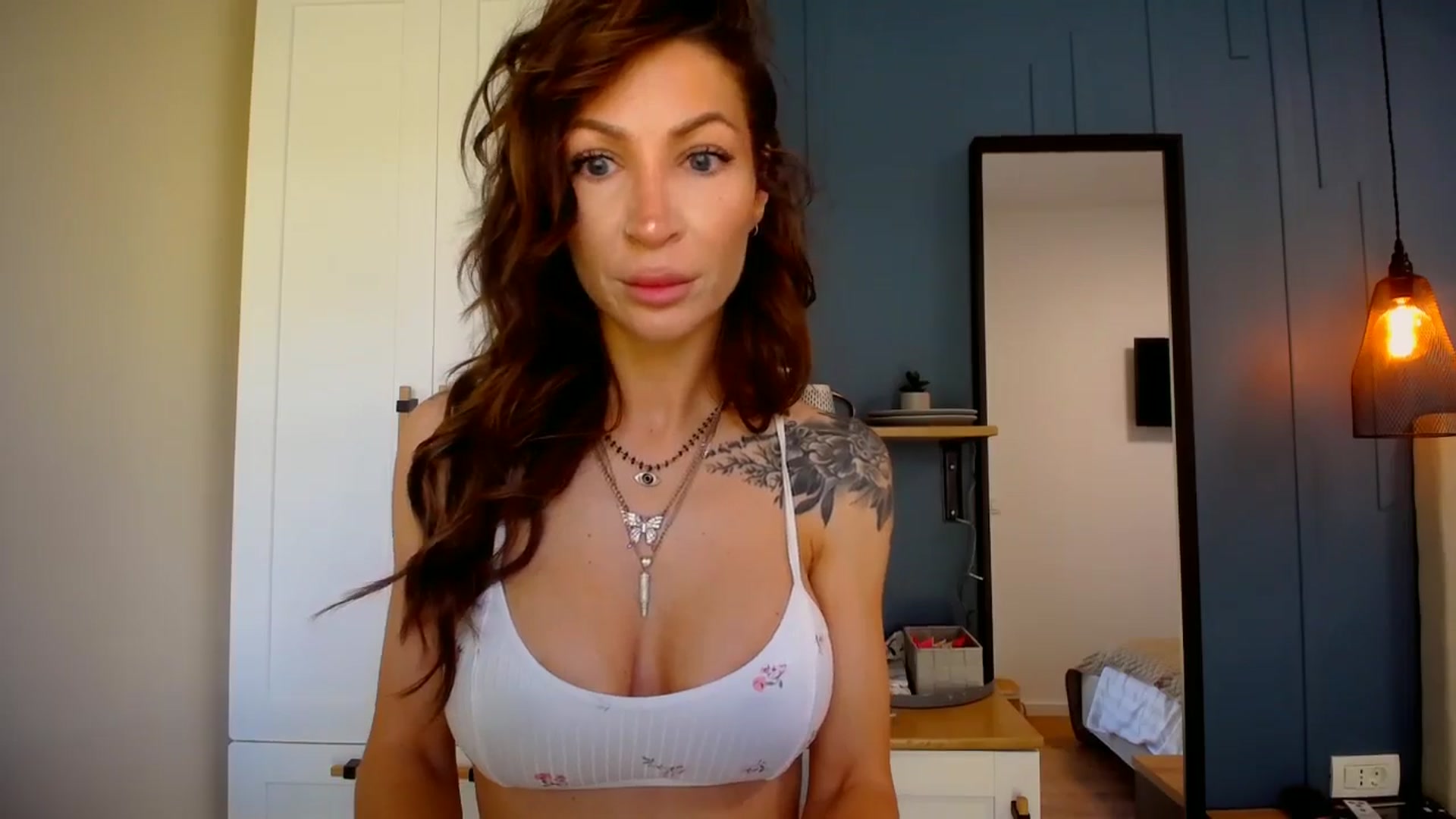 Gallery image thumbnail from Kaylicious's myfreecams stream on, 06/06/2024, 08:21 image 12 of 20