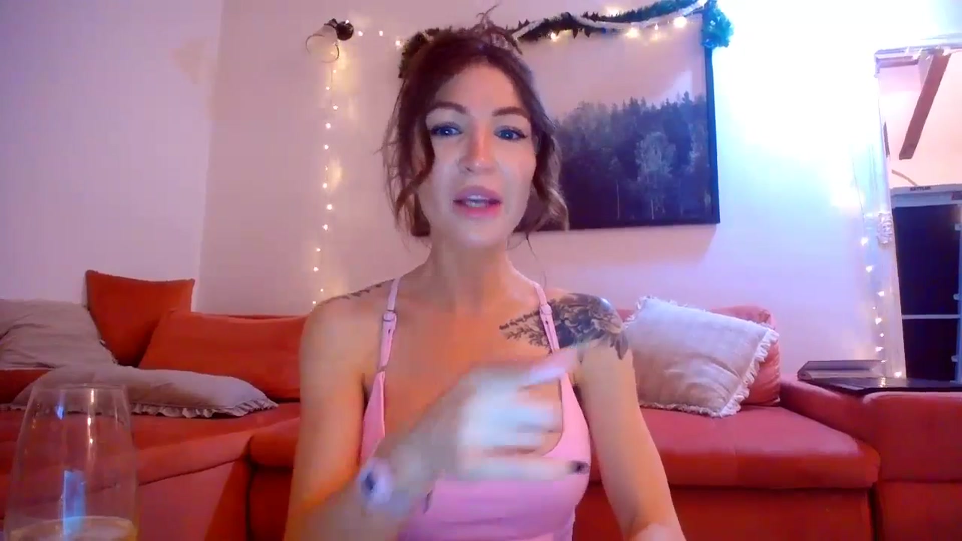 Gallery image thumbnail from Kaylicious's myfreecams stream on, 12/29/2024, 19:40 image 15 of 20